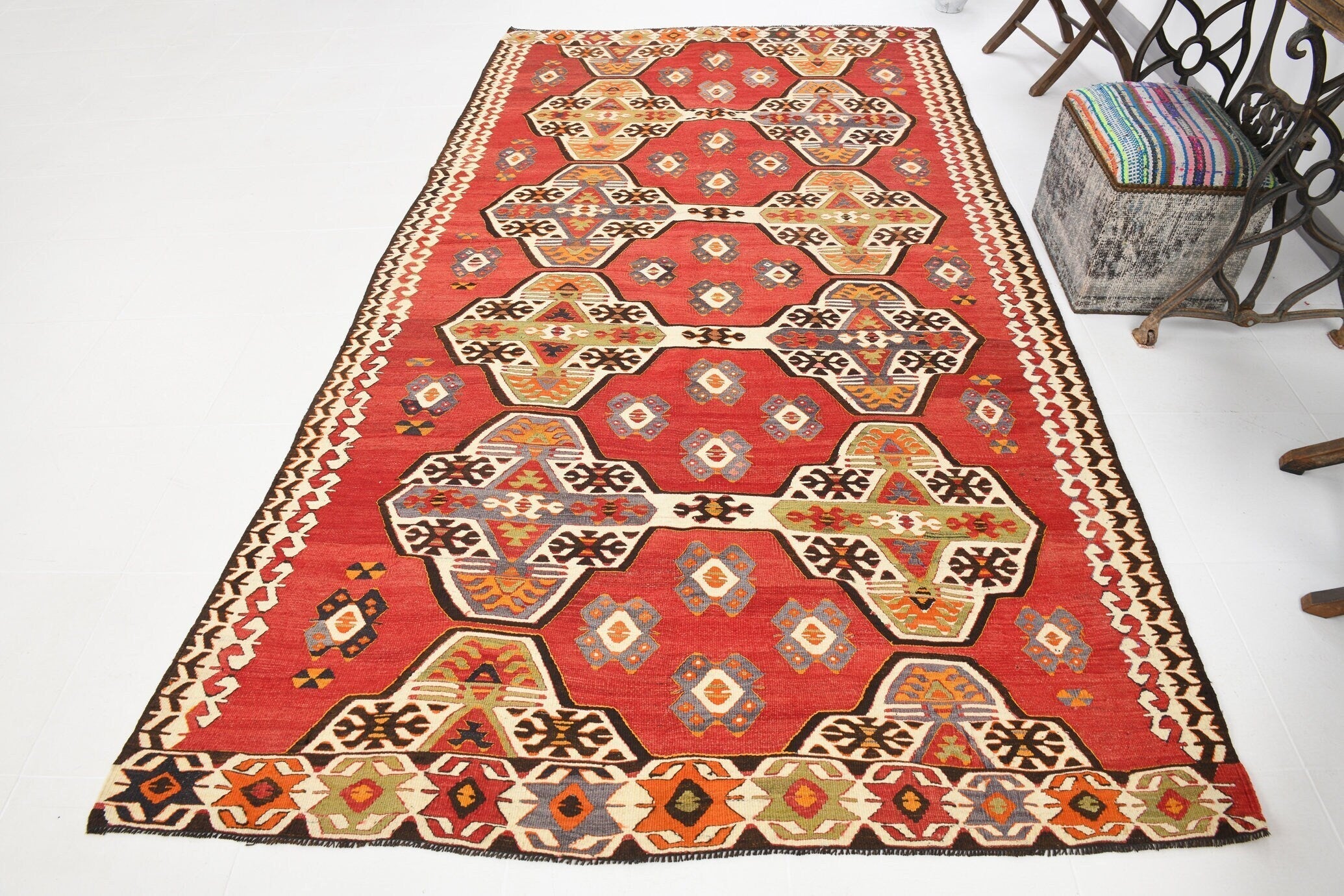 Vintage Kilim Anatolian 5’7’’ x 10’5’’ ft