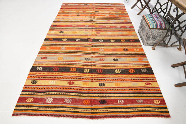 Vintage Kilim Anatolian 5'7" x 10'7" ft