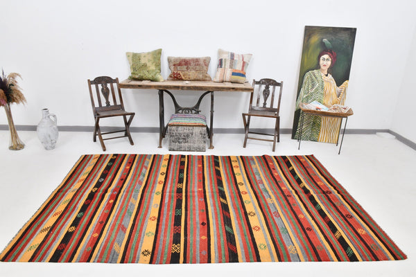 Vintage Kilim Anatolian 5'7" x 9'2" ft