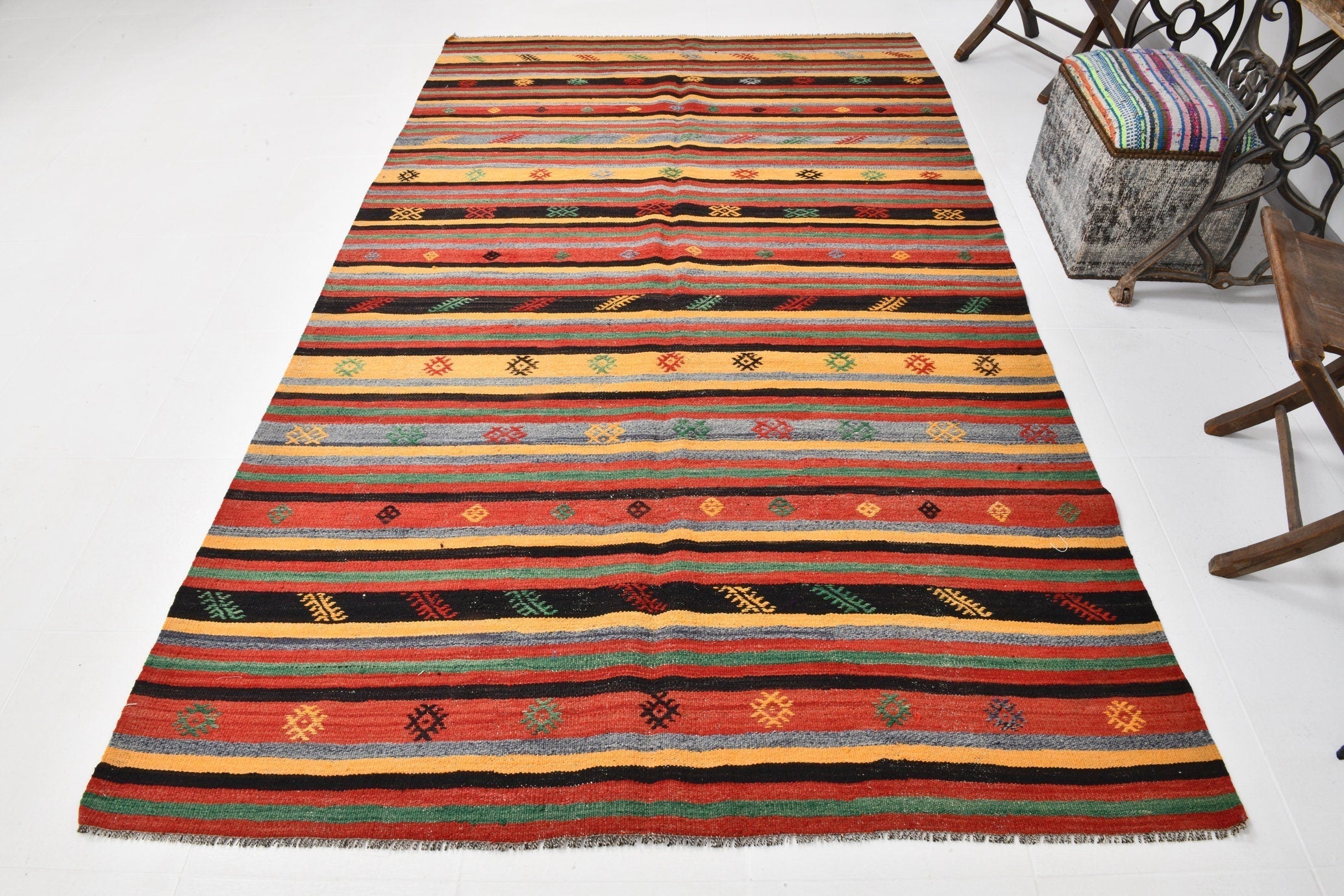 Vintage Kilim Anatolian 5'7" x 9'2" ft