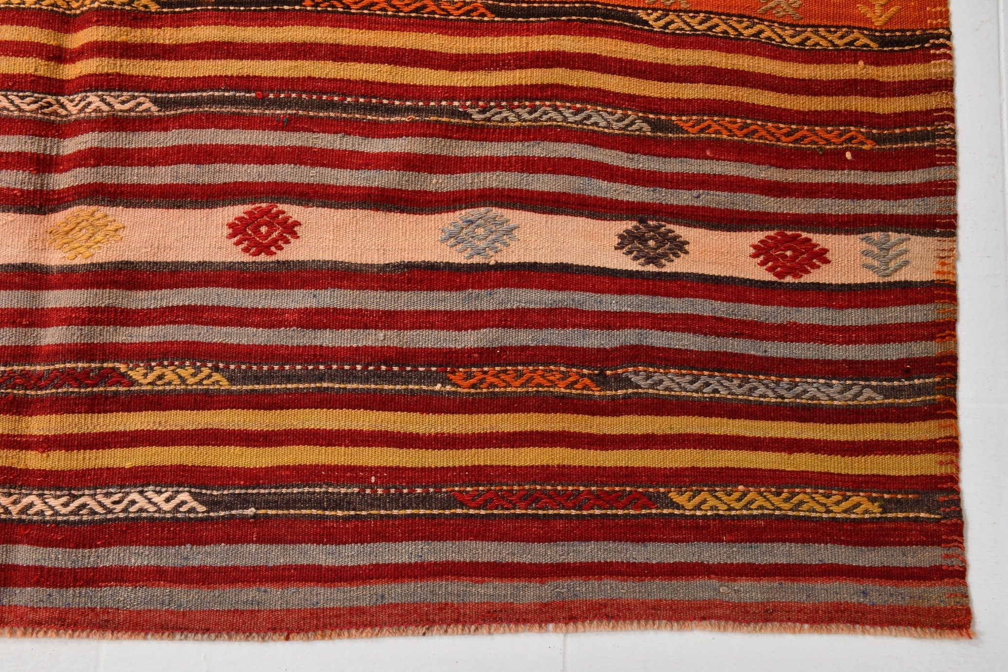 Vintage Kilim Anatolian 5'7" x 9'5" ft