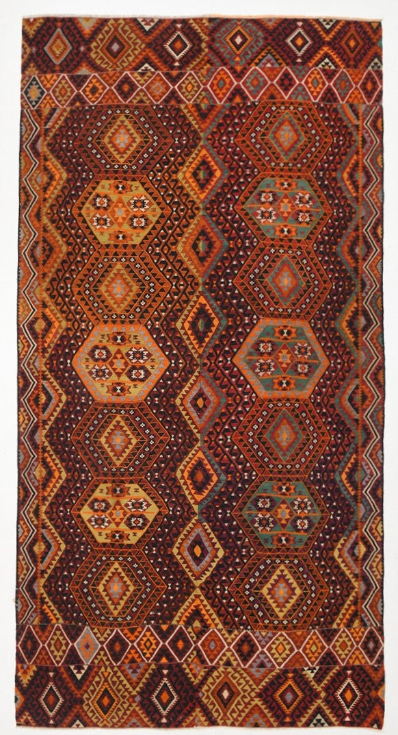 Vintage Kilim Anatolian 5’8’’ x 10’10’’ ft