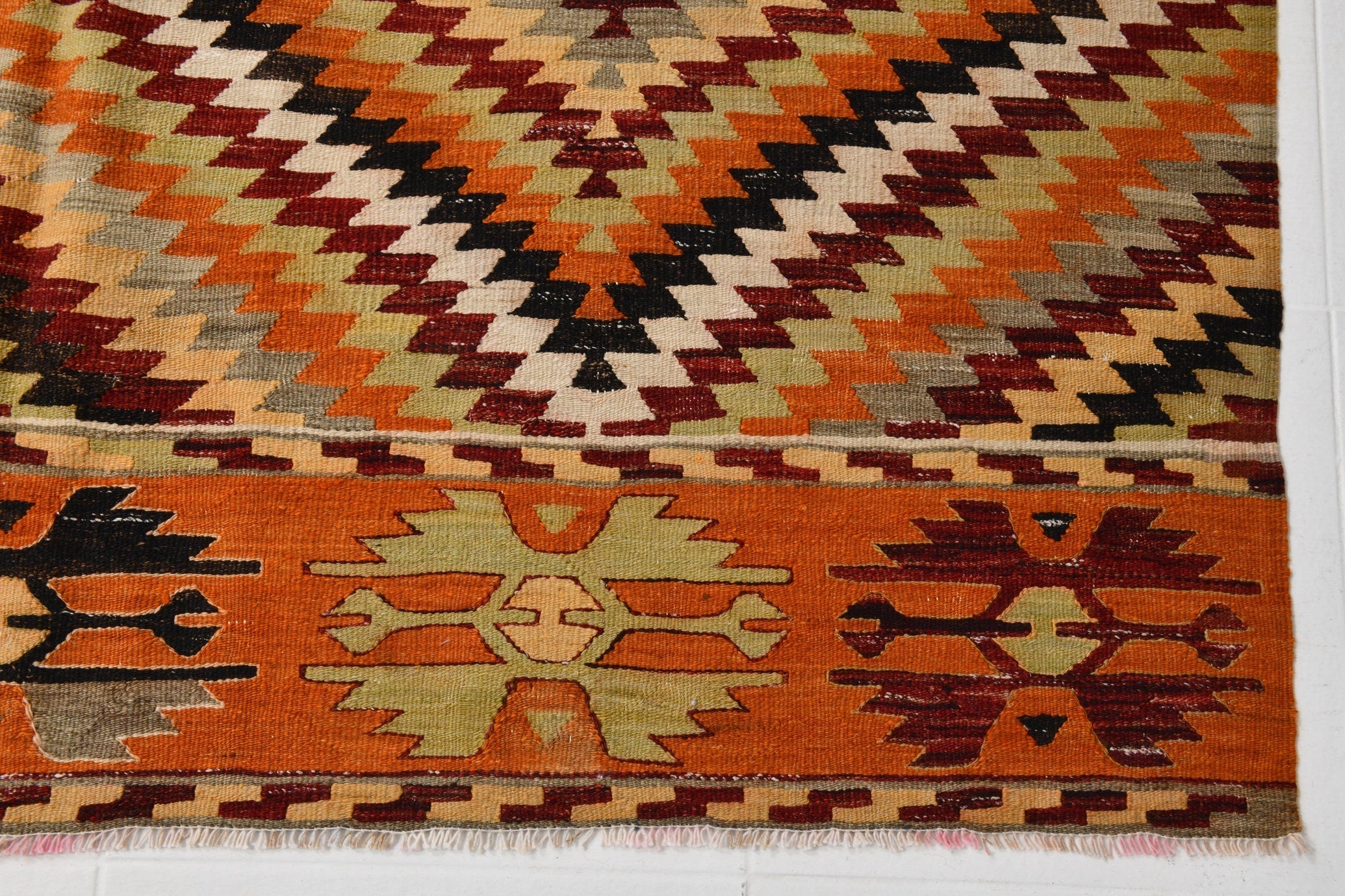 Vintage Kilim Anatolian 5’8’’ x 7’10’’ ft