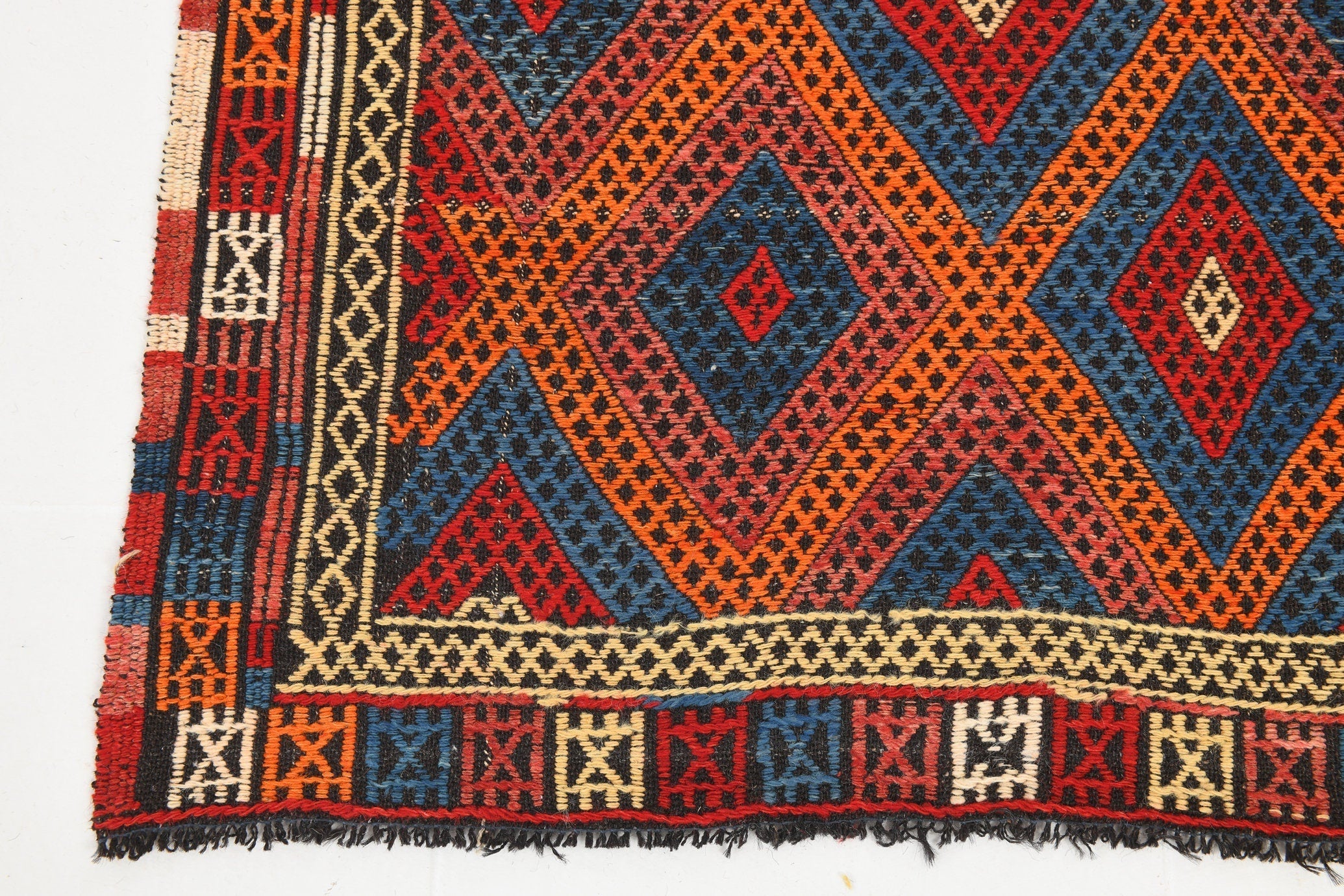 Vintage Kilim Anatolian 5’8’’ x 7’6’’ ft