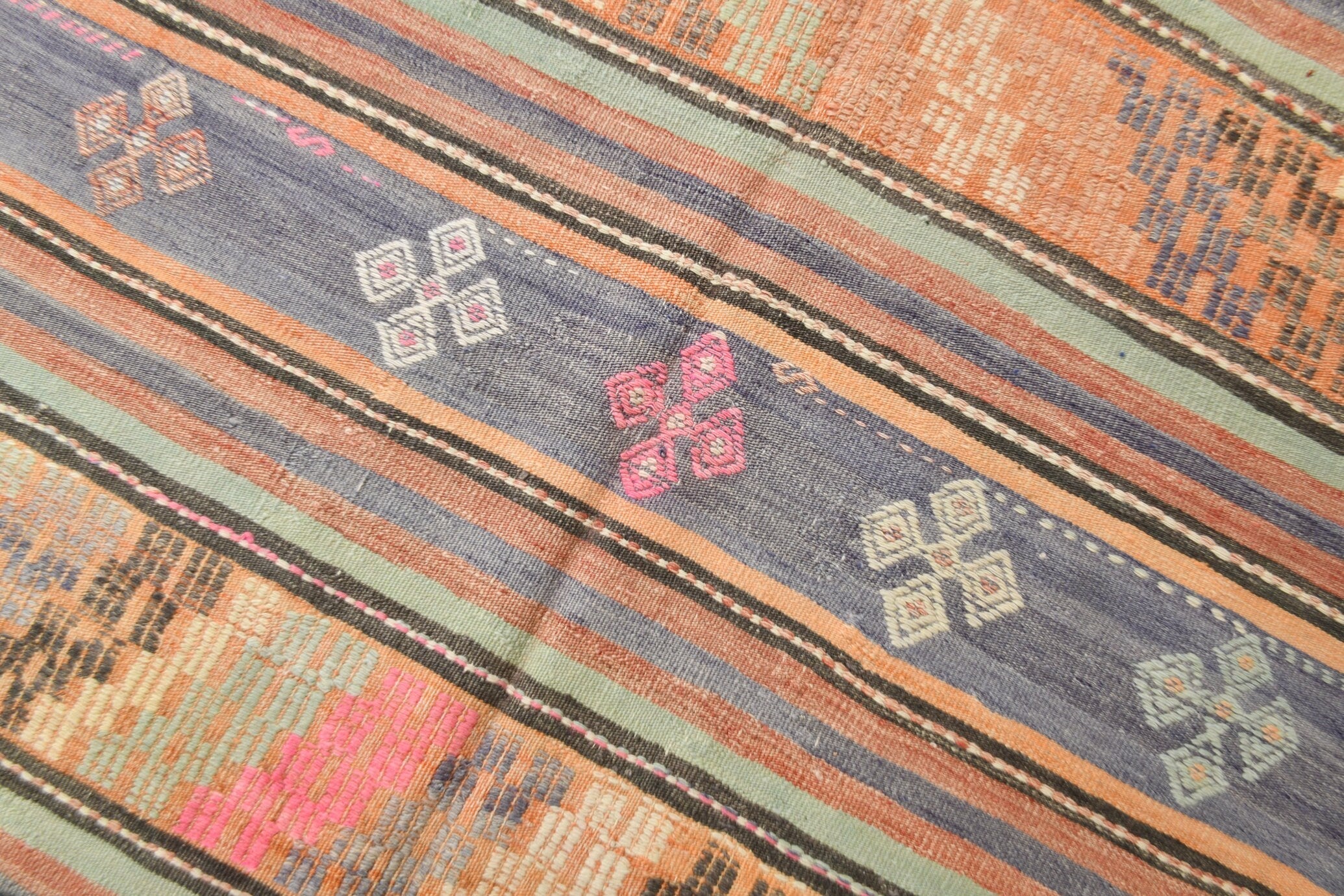 Vintage Kilim Anatolian 5'9" x 10'1" ft