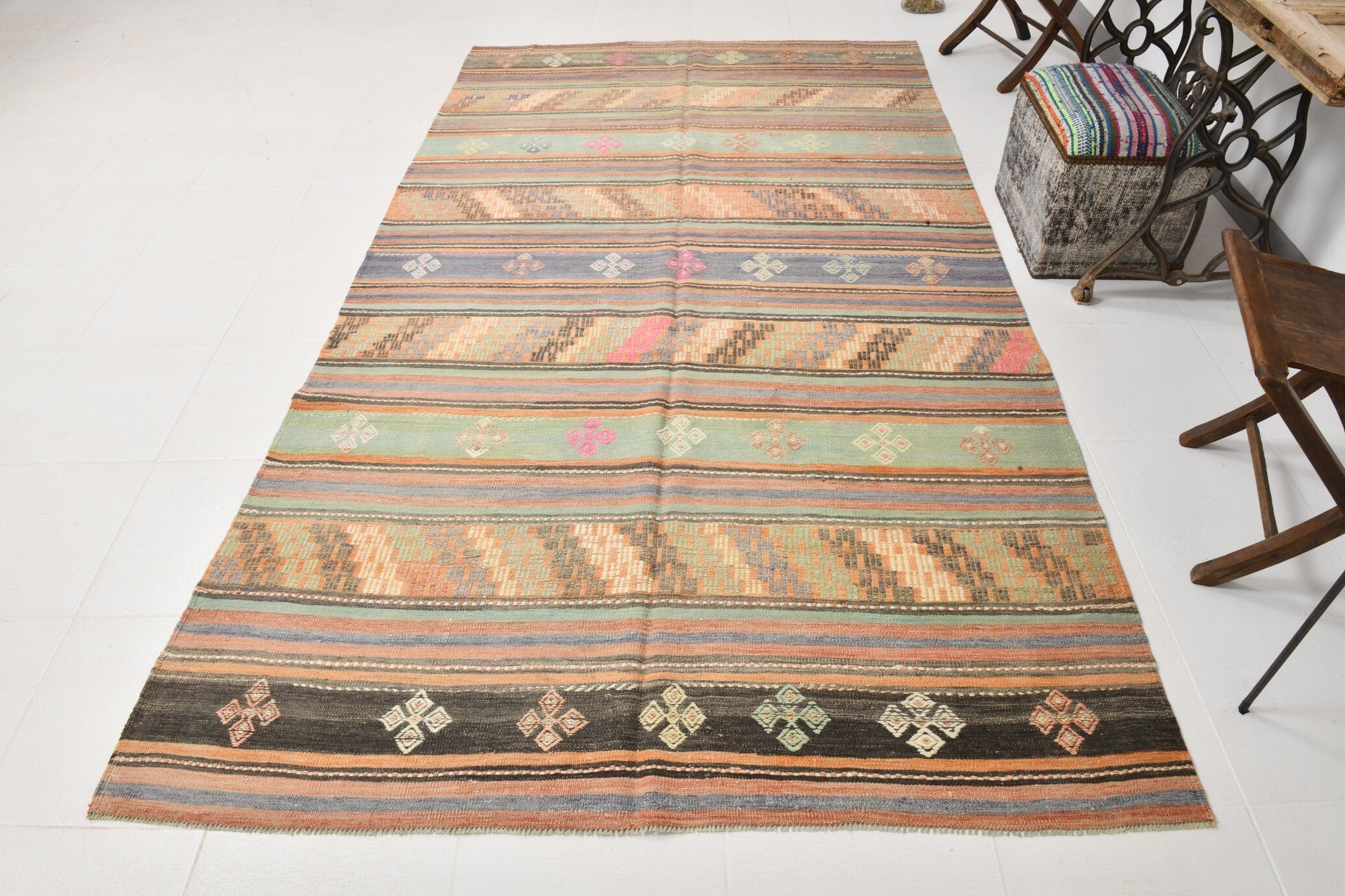 Vintage Kilim Anatolian 5'9" x 10'1" ft