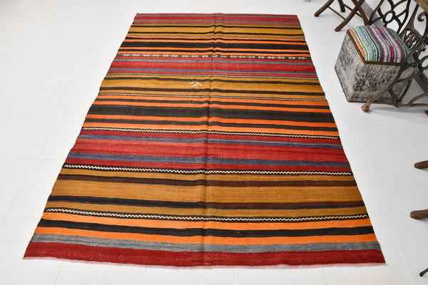 Vintage Kilim Anatolian 5'9" x 8'11" ft