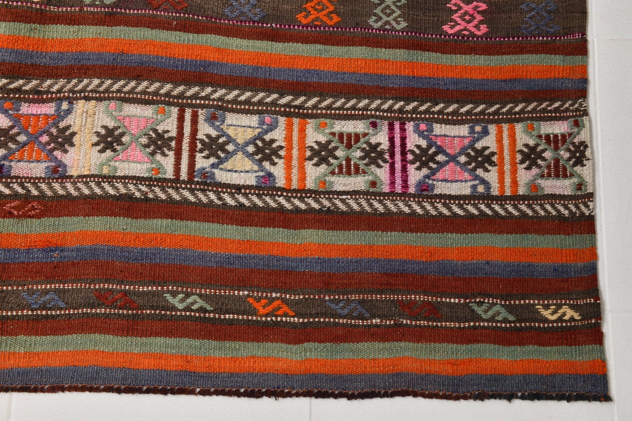 Vintage Kilim Anatolian 5'9" x 8'4" ft