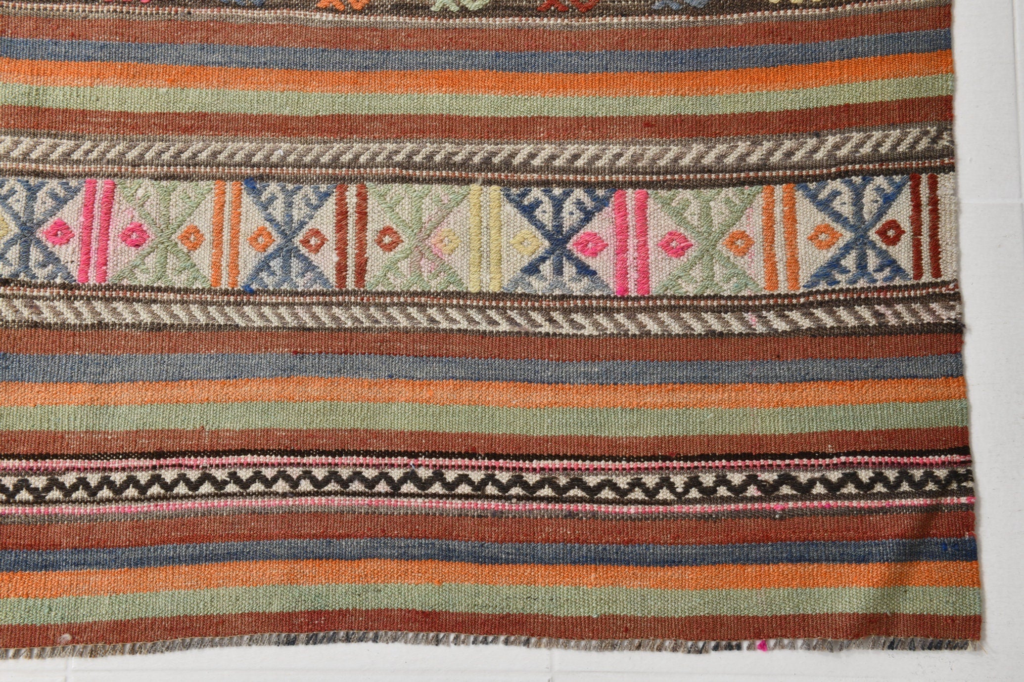 Vintage Kilim Anatolian 5’9’’ x 8’5’’ ft