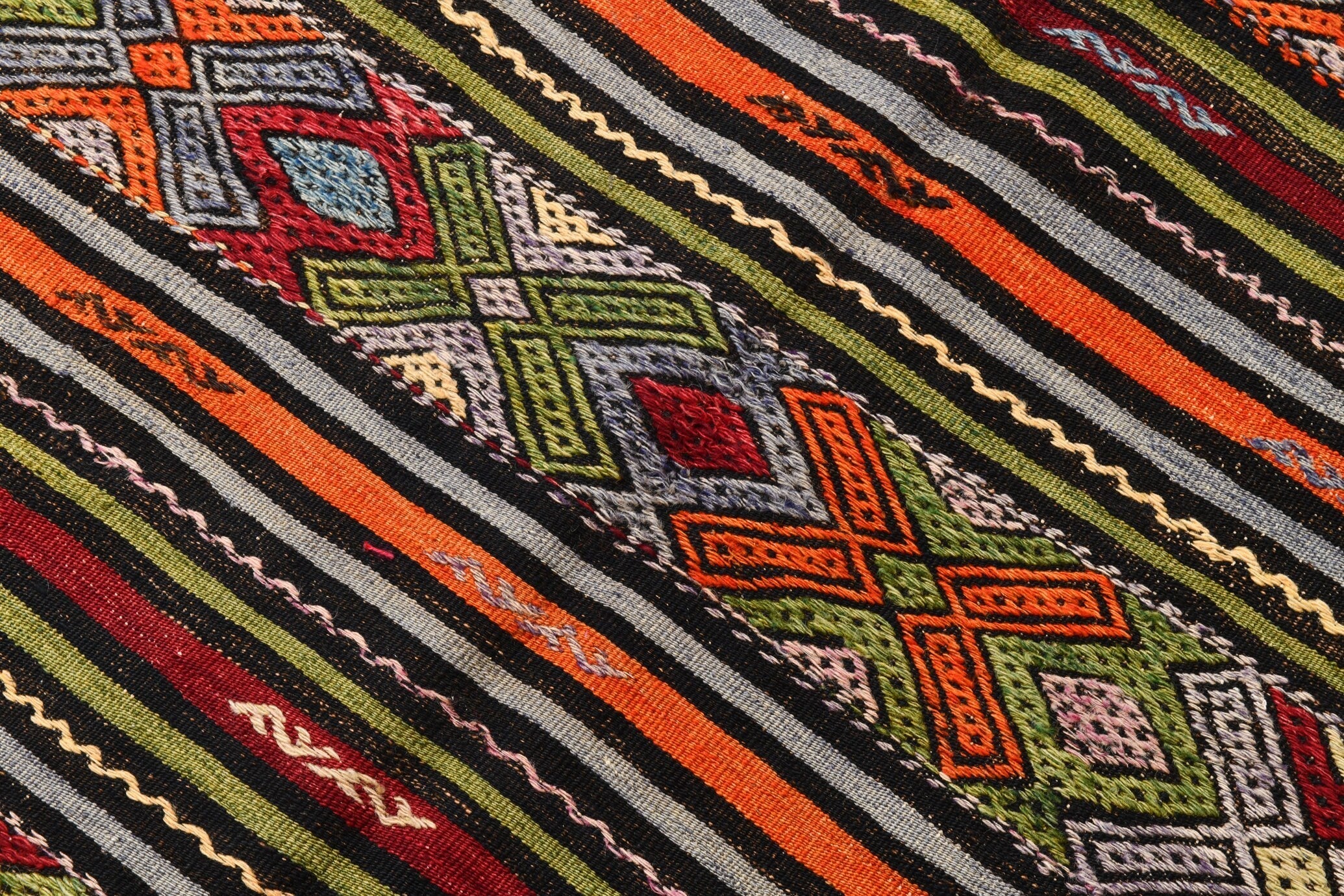 Vintage Kilim Anatolian 5’9’’ x 8’8’’ ft