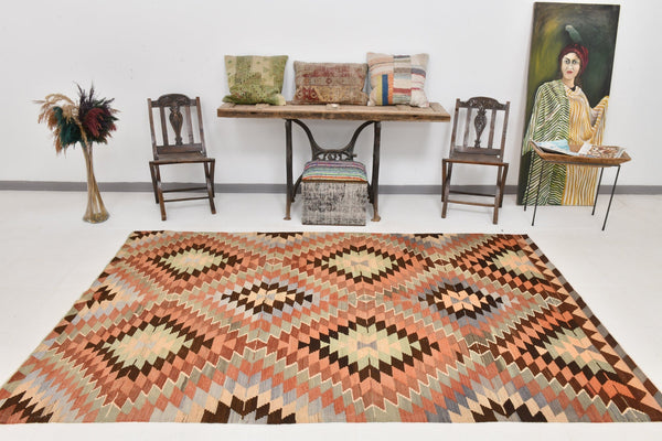Vintage Kilim Anatolian 5’9’’ x 9’1’’ ft