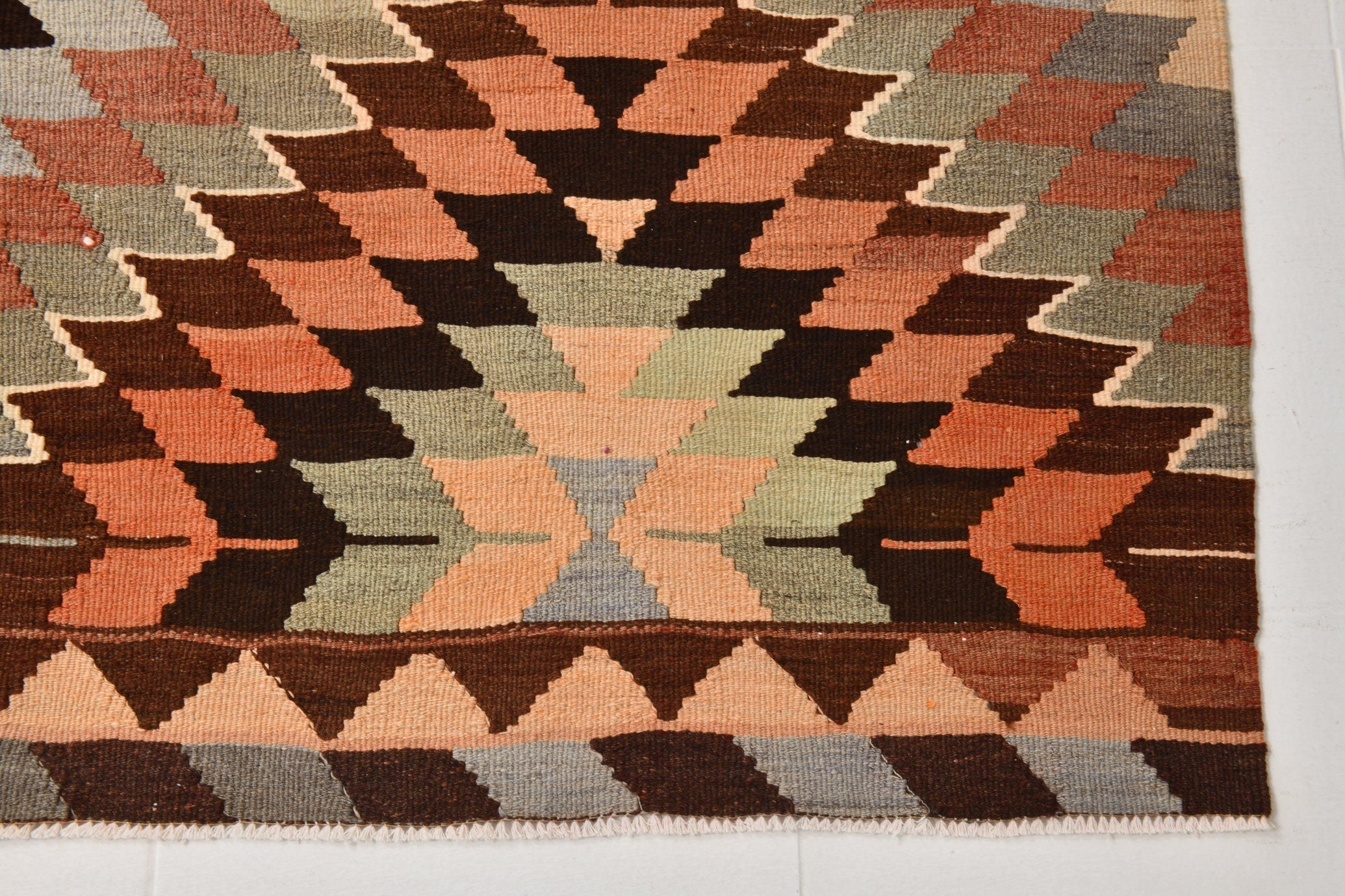 Vintage Kilim Anatolian 5’9’’ x 9’1’’ ft
