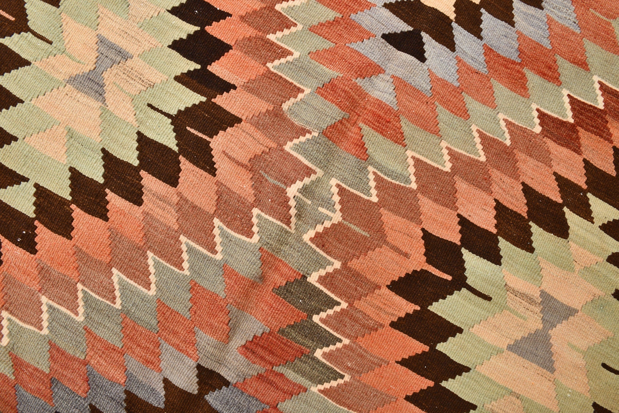 Vintage Kilim Anatolian 5’9’’ x 9’1’’ ft