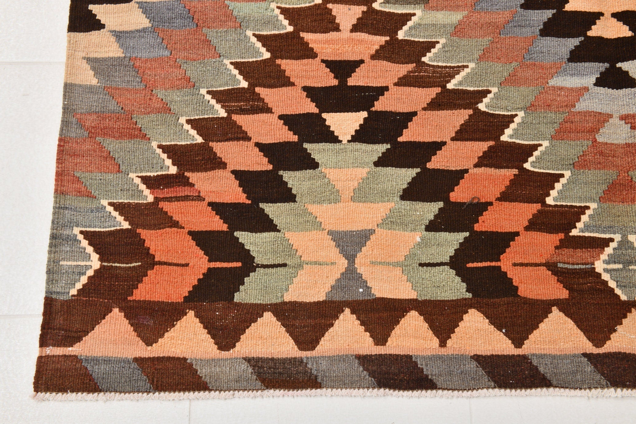 Vintage Kilim Anatolian 5’9’’ x 9’1’’ ft