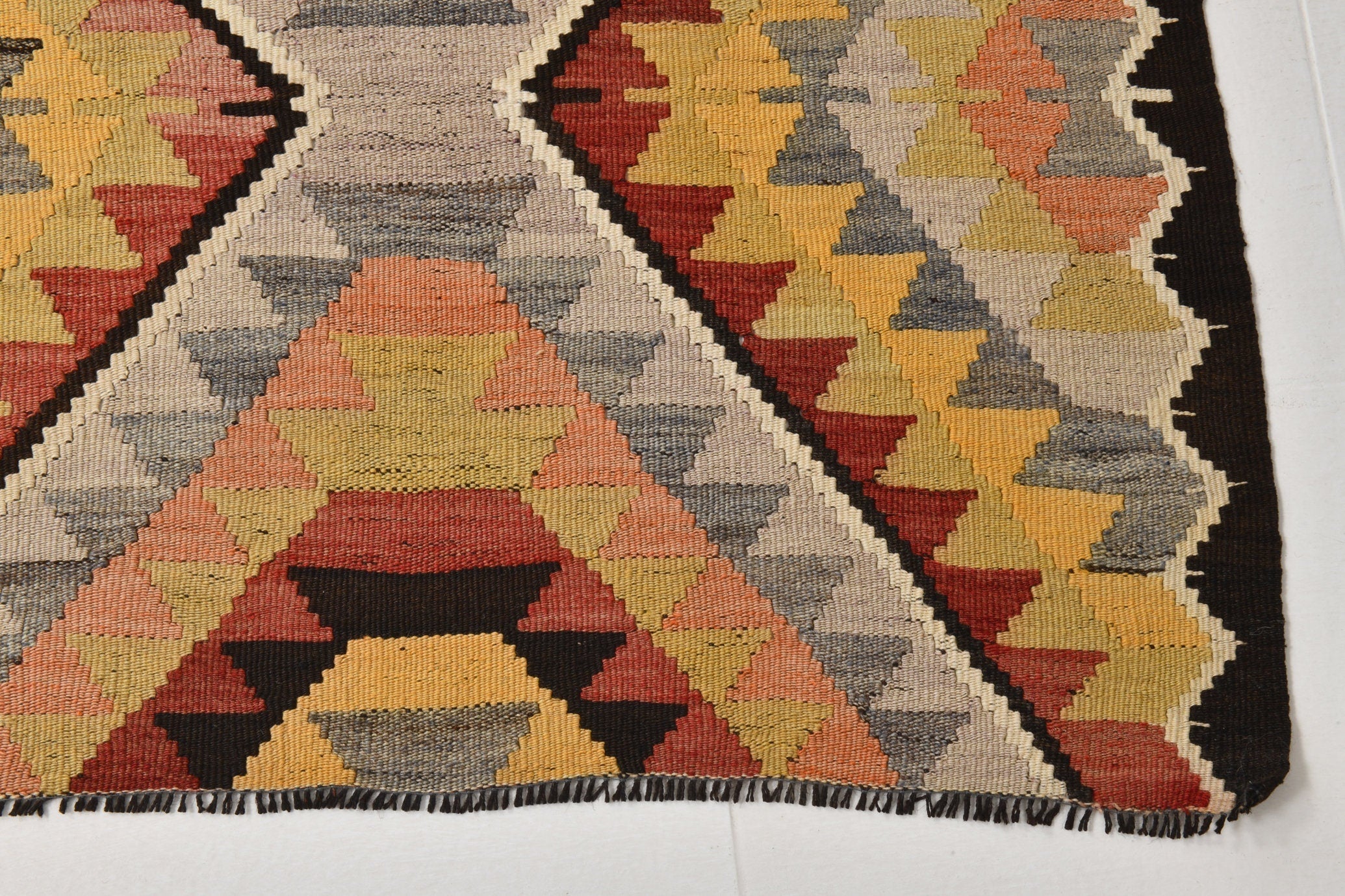 Vintage Kilim Anatolian 5’9’’ x 9’11’’ ft