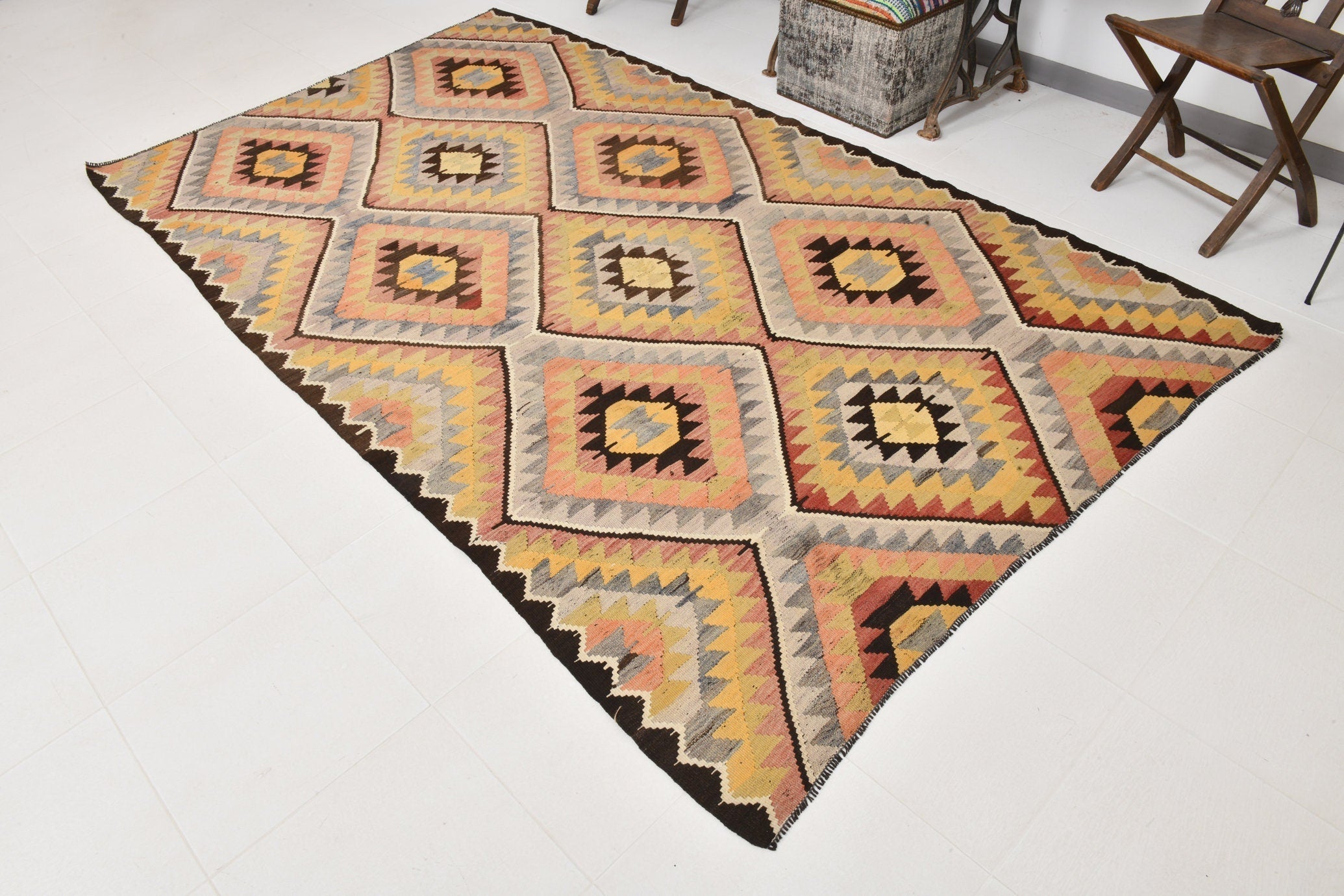 Vintage Kilim Anatolian 5’9’’ x 9’11’’ ft