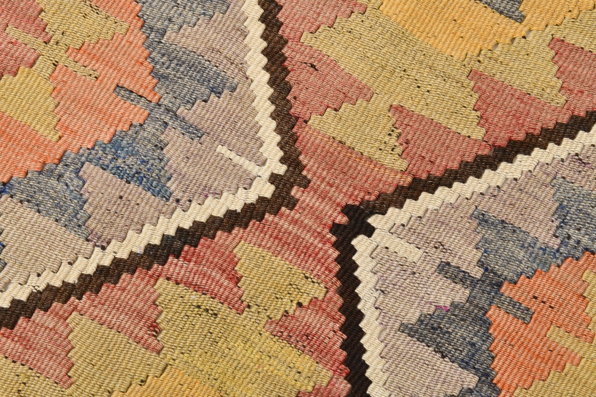 Vintage Kilim Anatolian 5’9’’ x 9’11’’ ft