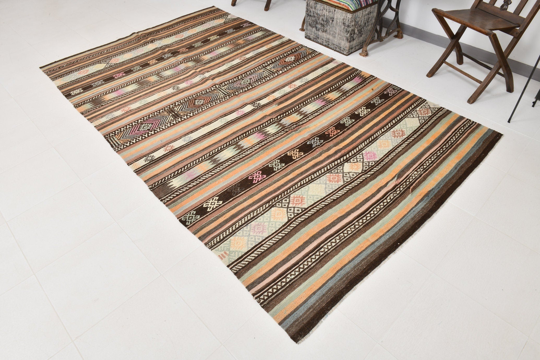Vintage Kilim Anatolian 5’9’’ x 9’7’’ ft