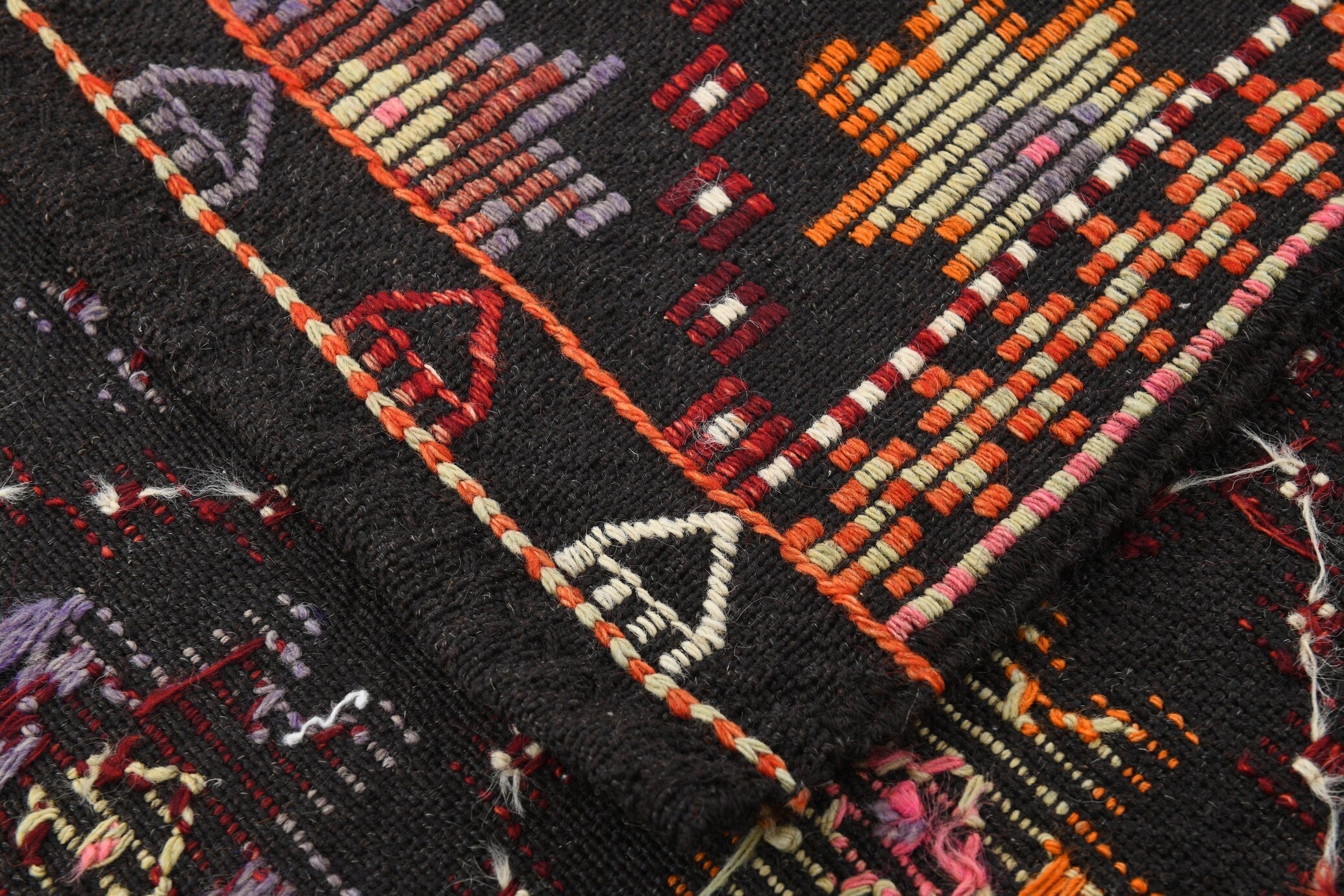 Vintage Kilim Anatolian 6’0’’ x 9’5’’ ft
