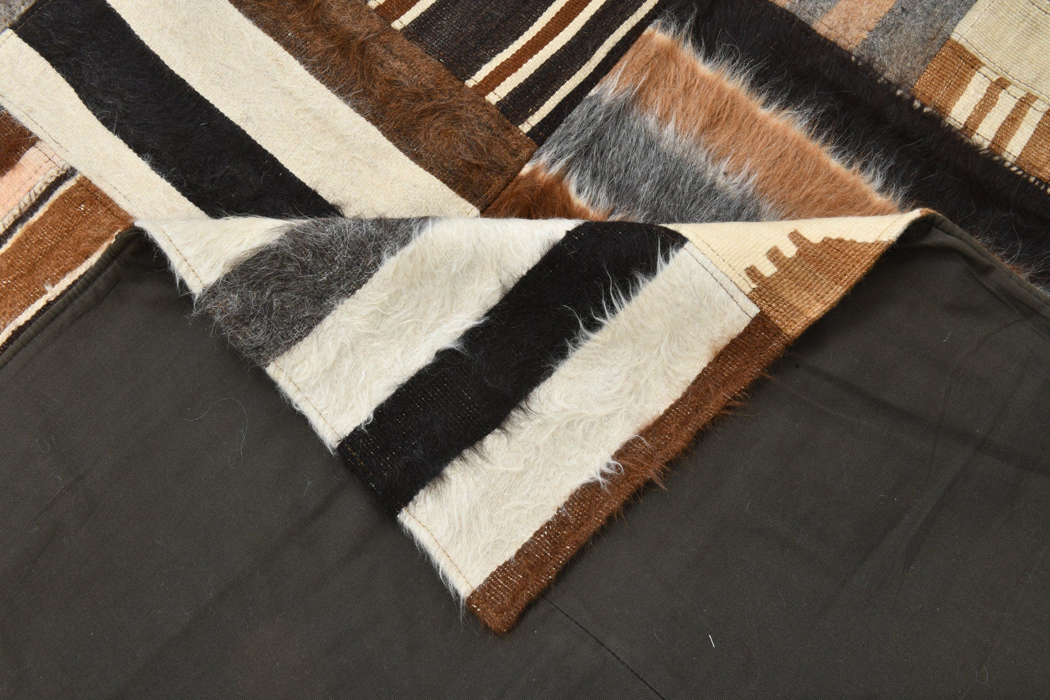 Vintage Kilim Angora Wool 5’4’’ x 7’9’’ ft