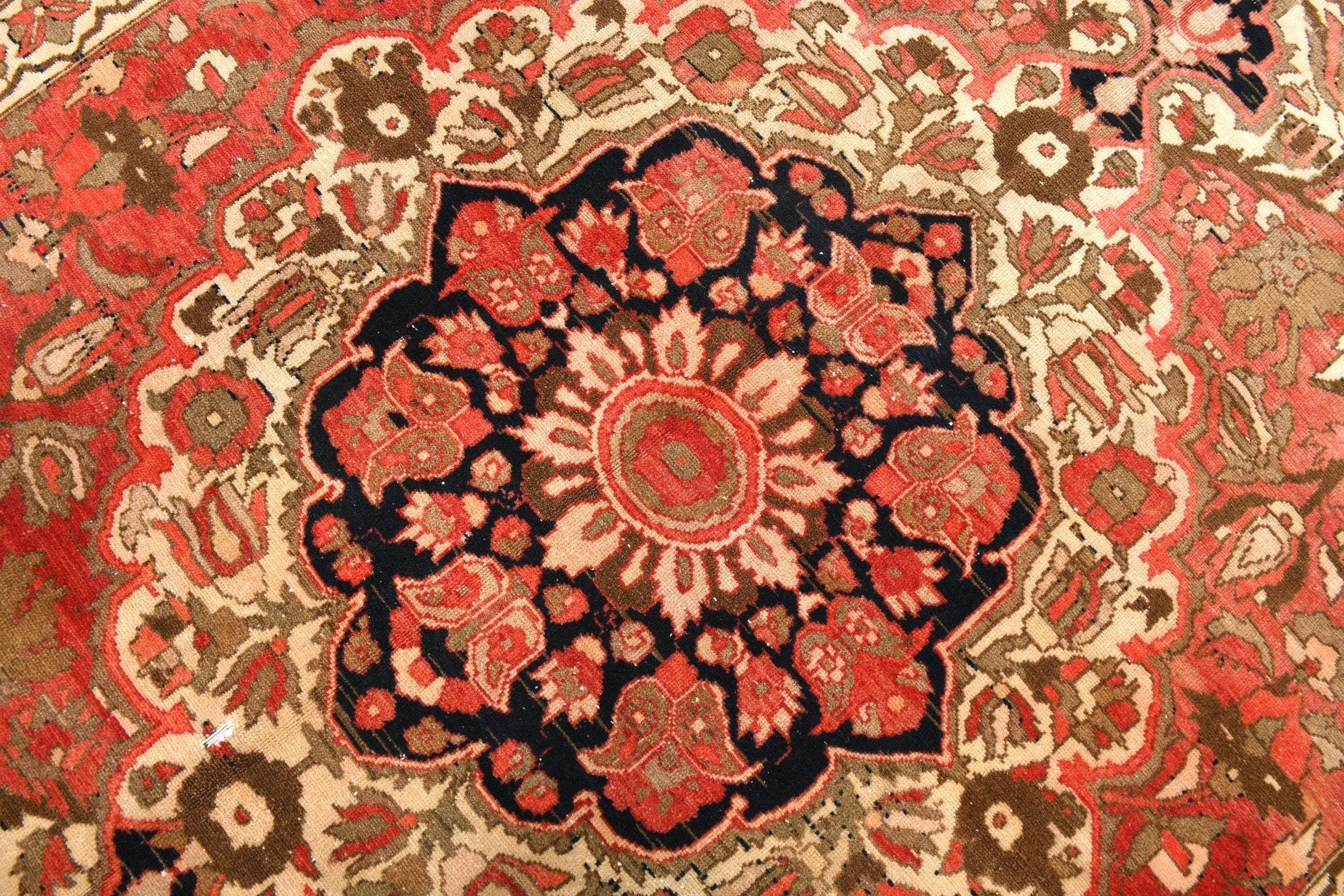 Vintage Persian Style Rug 7’0’’ x 9’7’’ ft