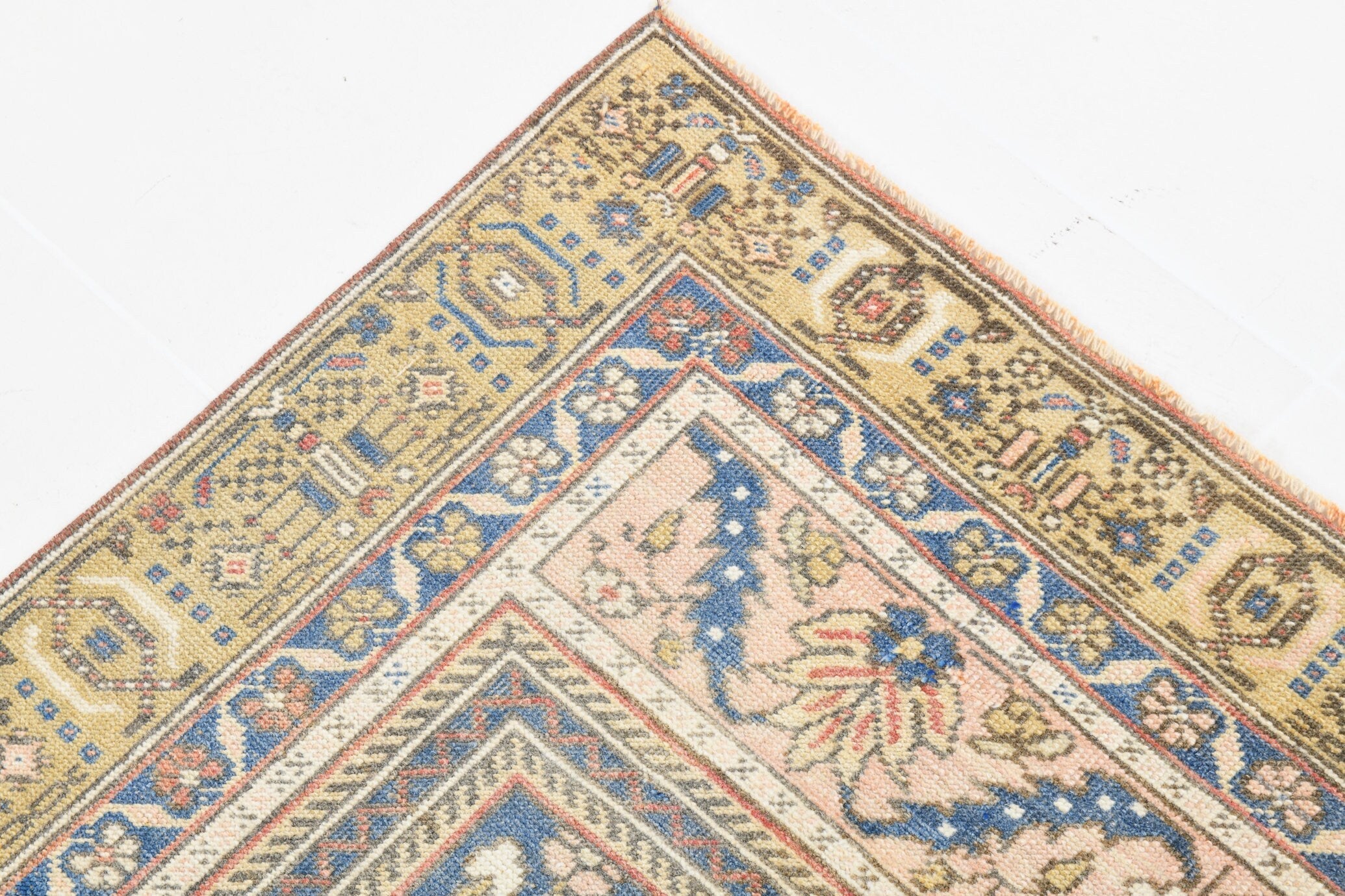 Vintage Rug Kars 4’11’’ x 8’8’’ ft