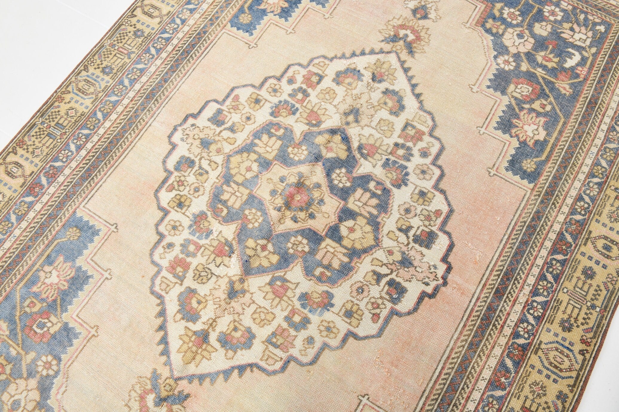 Vintage Rug Kars 4’11’’ x 8’8’’ ft