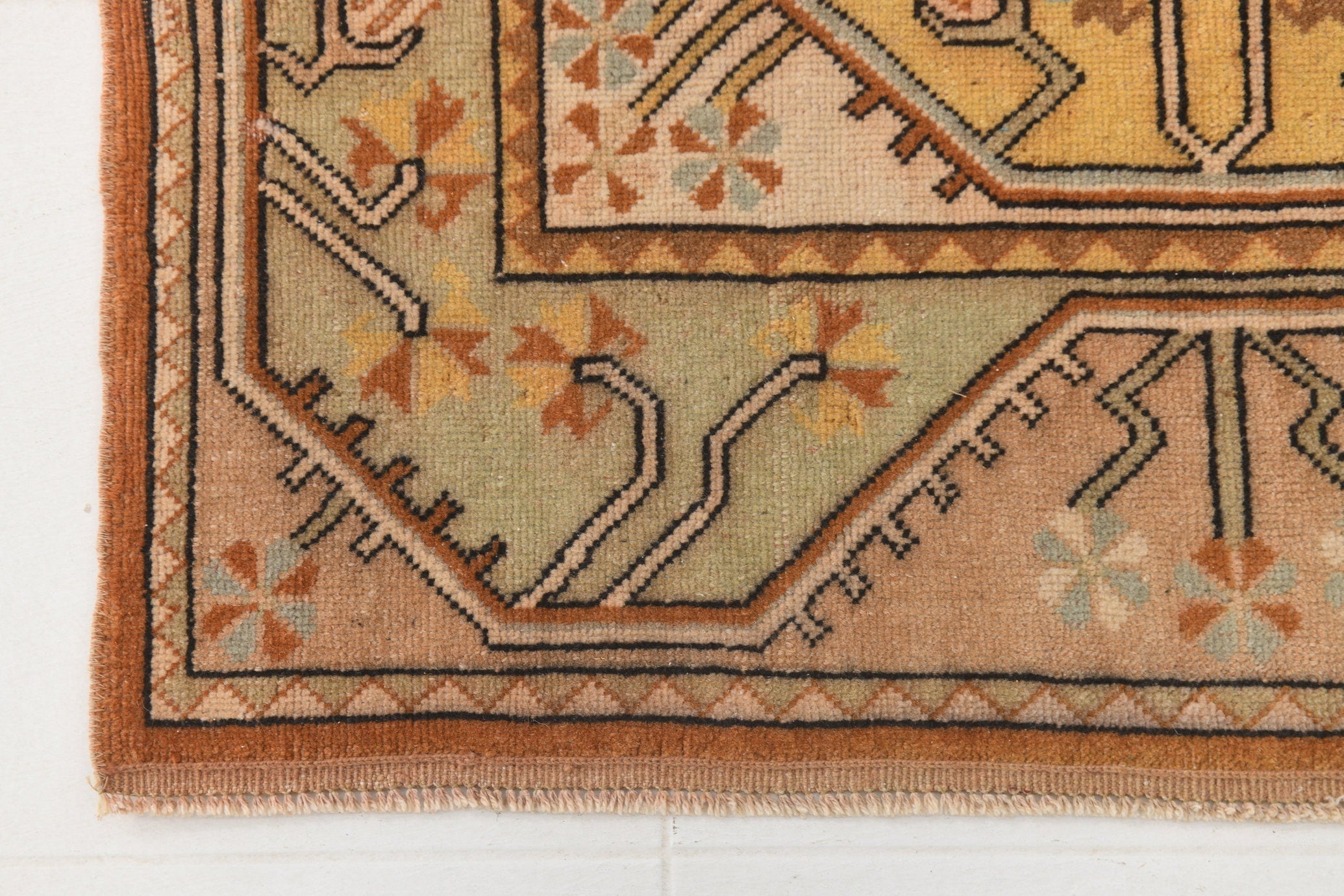 Vintage Rug Milas 3’7’’ x 7’9’’ ft