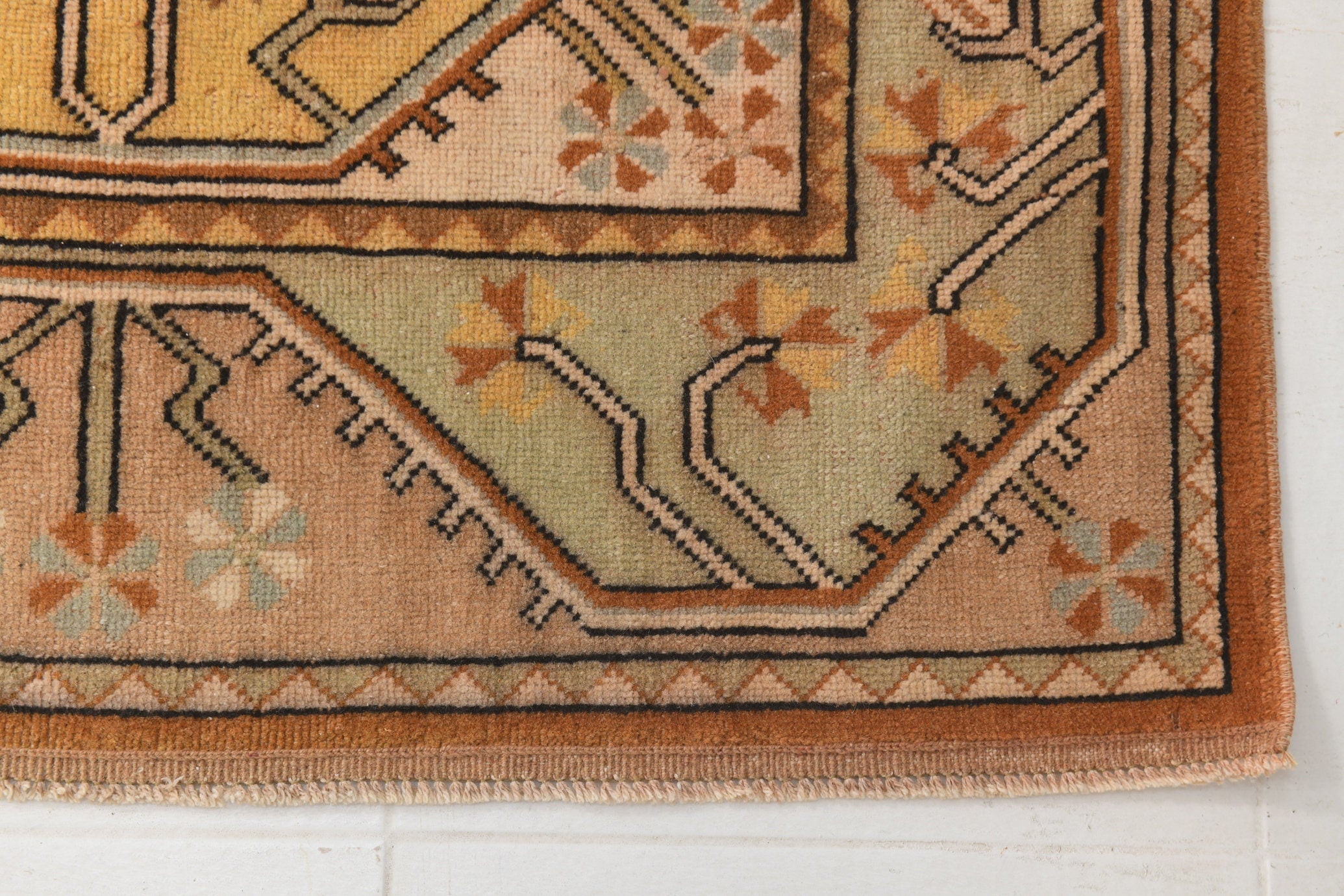 Vintage Rug Milas 3’7’’ x 7’9’’ ft