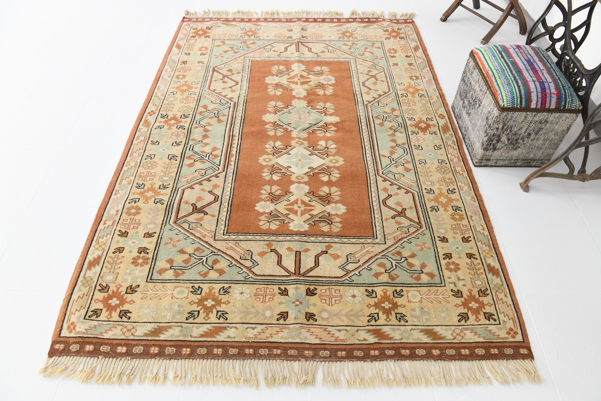 Vintage Rug Milas 5'5" x 7'8" ft