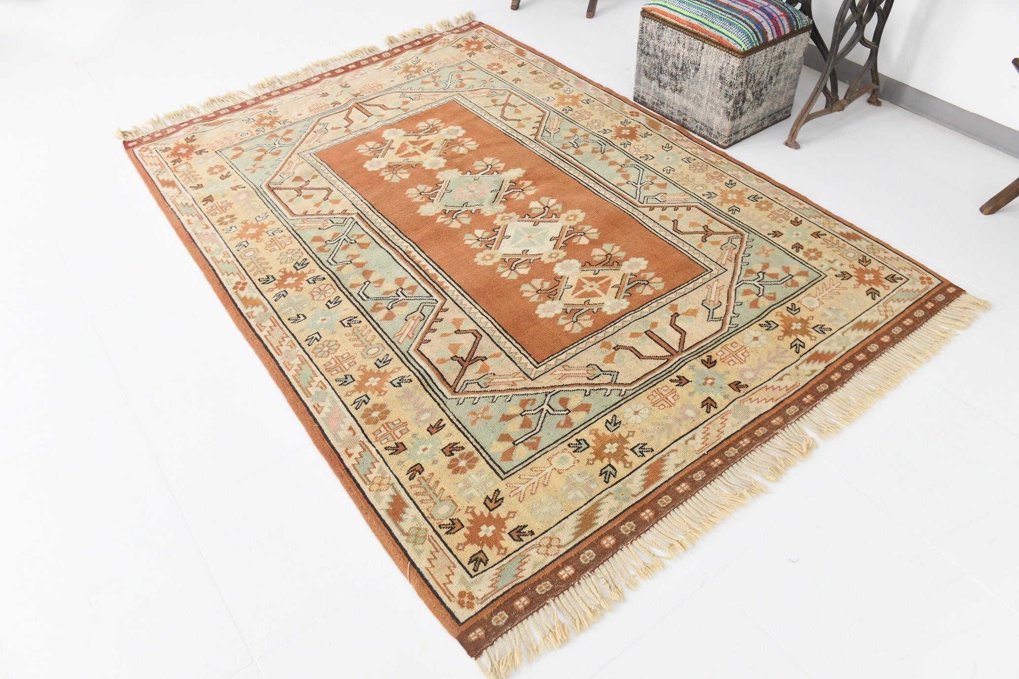 Vintage Rug Milas 5'5" x 7'8" ft