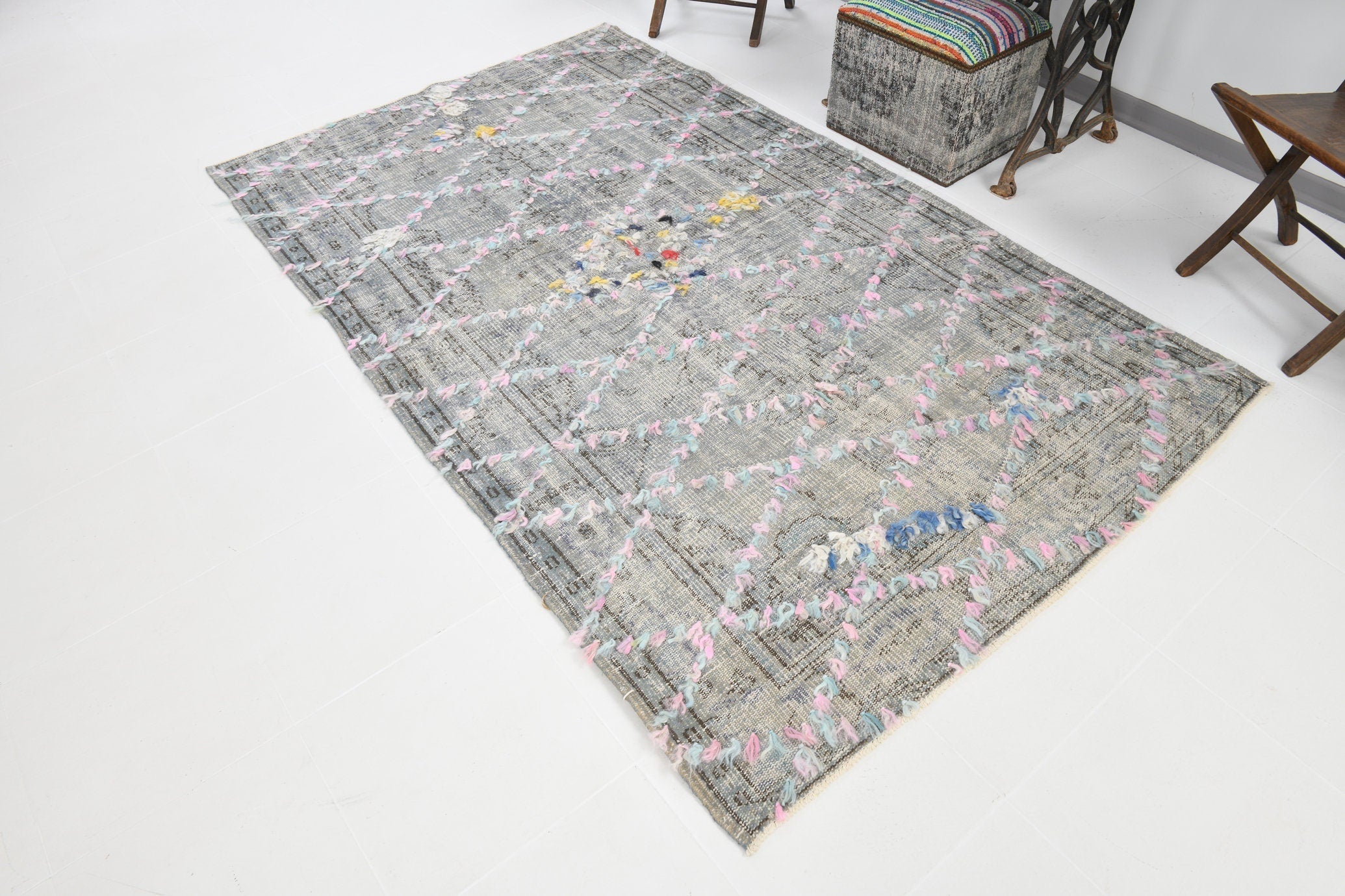 Vintage Rug Pompom 5'1" x 8'3" ft