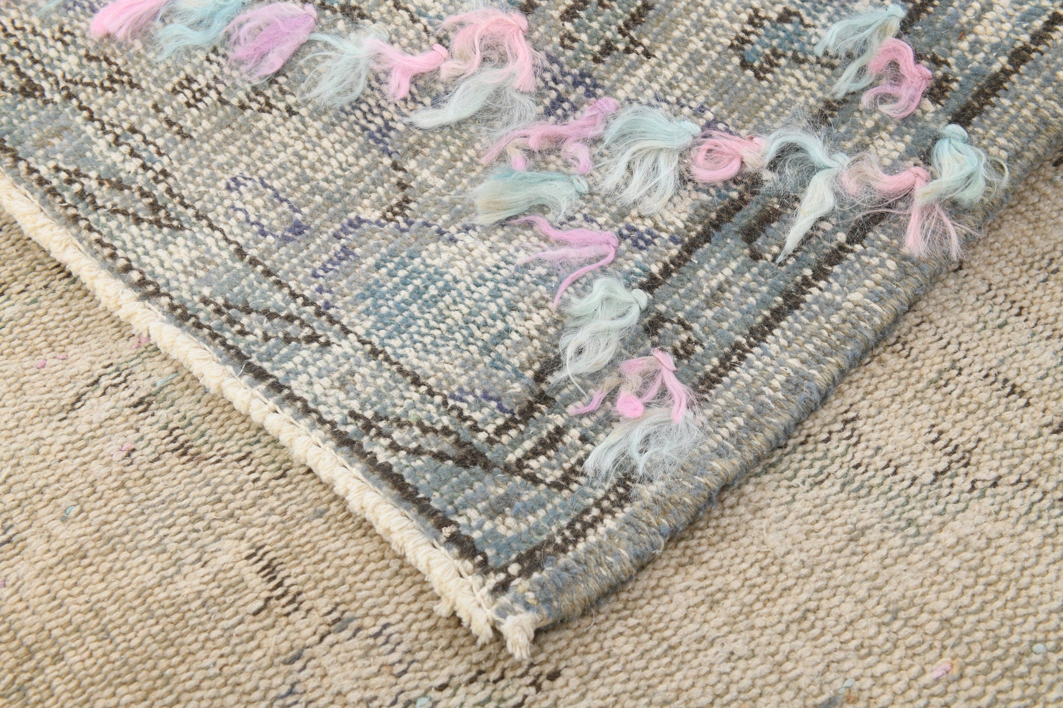 Vintage Rug Pompom 5'1" x 8'3" ft
