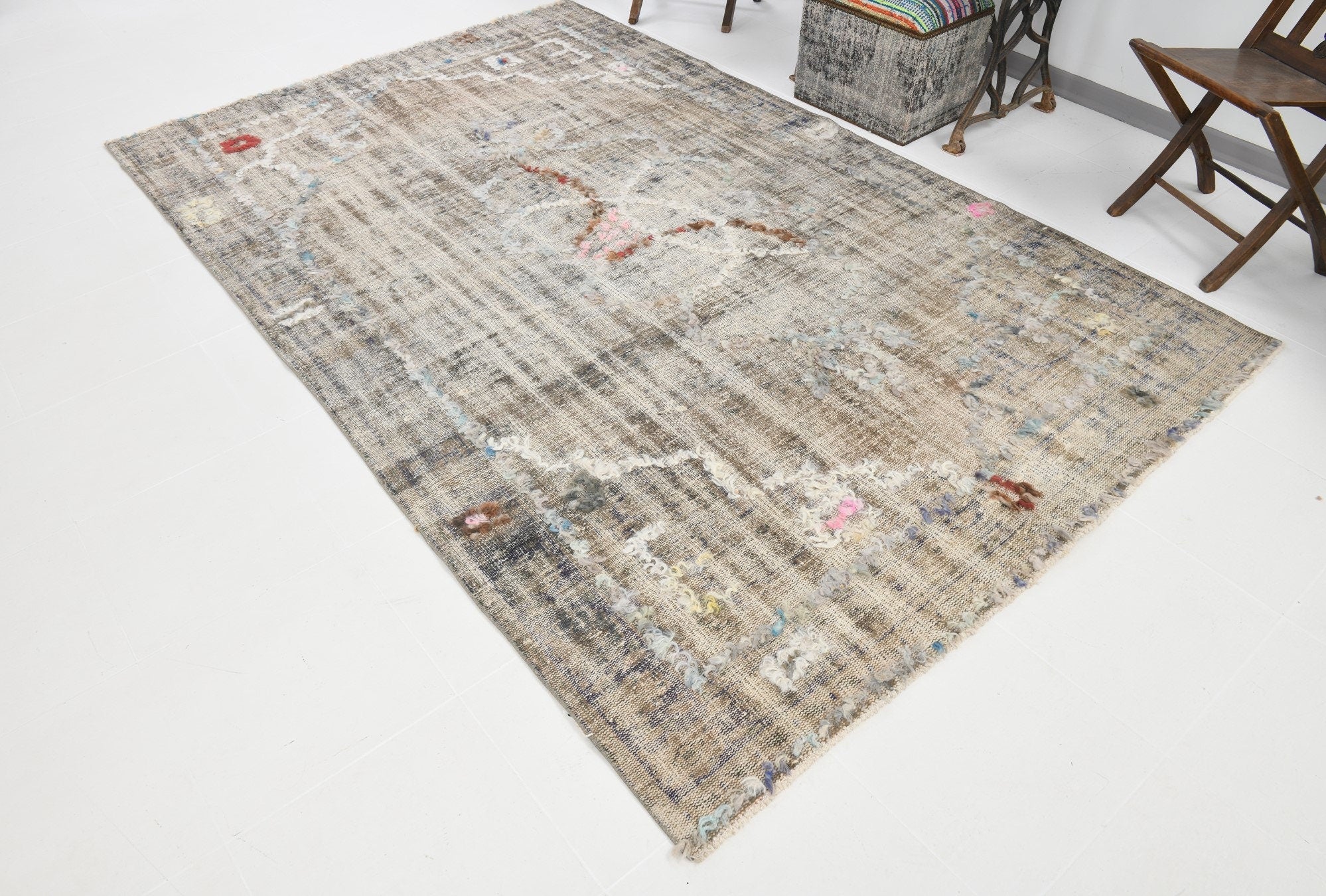 Vintage Rug Pompom 6'1" x 9'5" ft