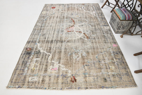 Vintage Rug Pompom 6'1" x 9'5" ft