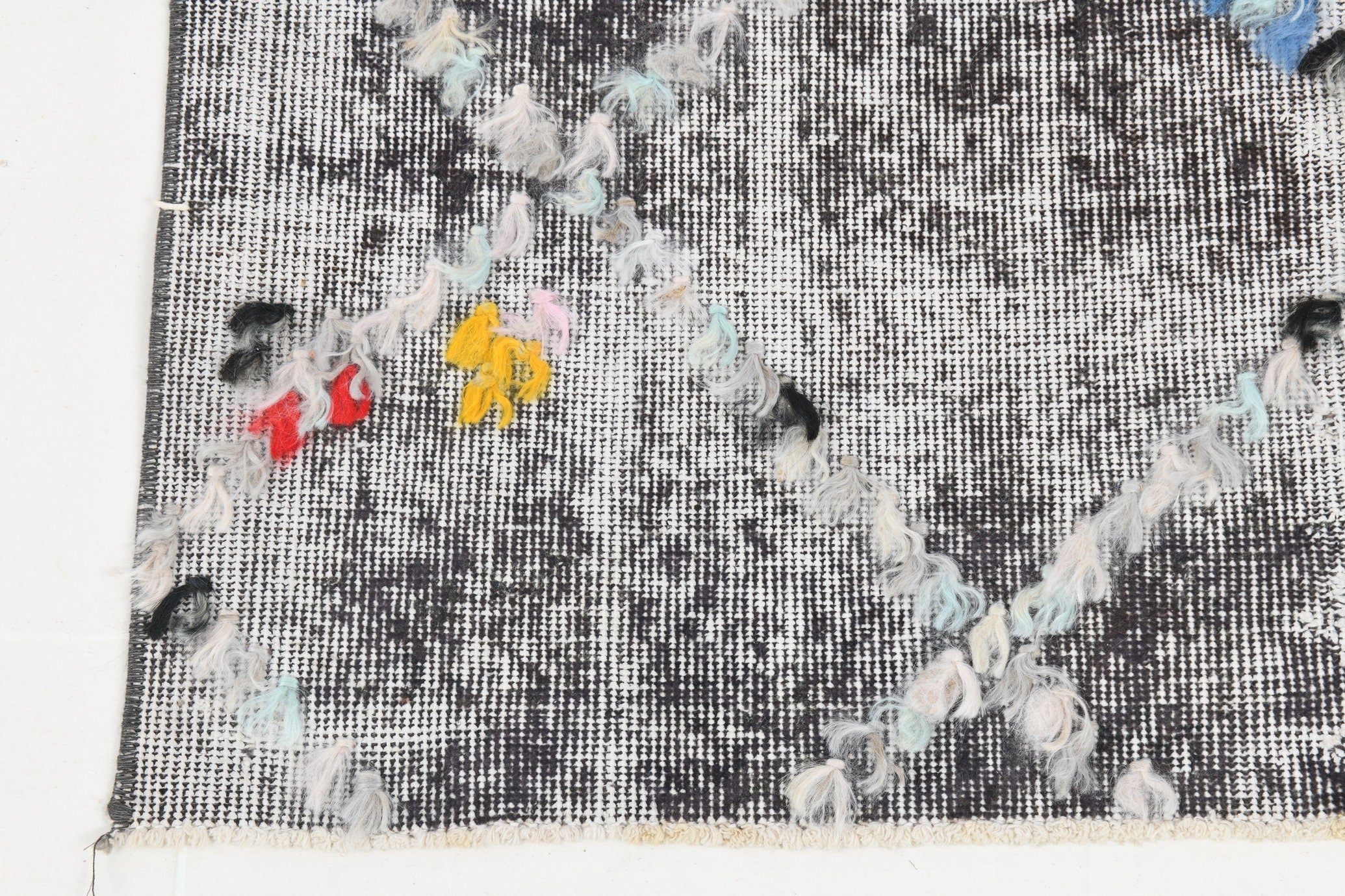 Vintage Rug Pompom 6’8’’ x 9’6’’ ft