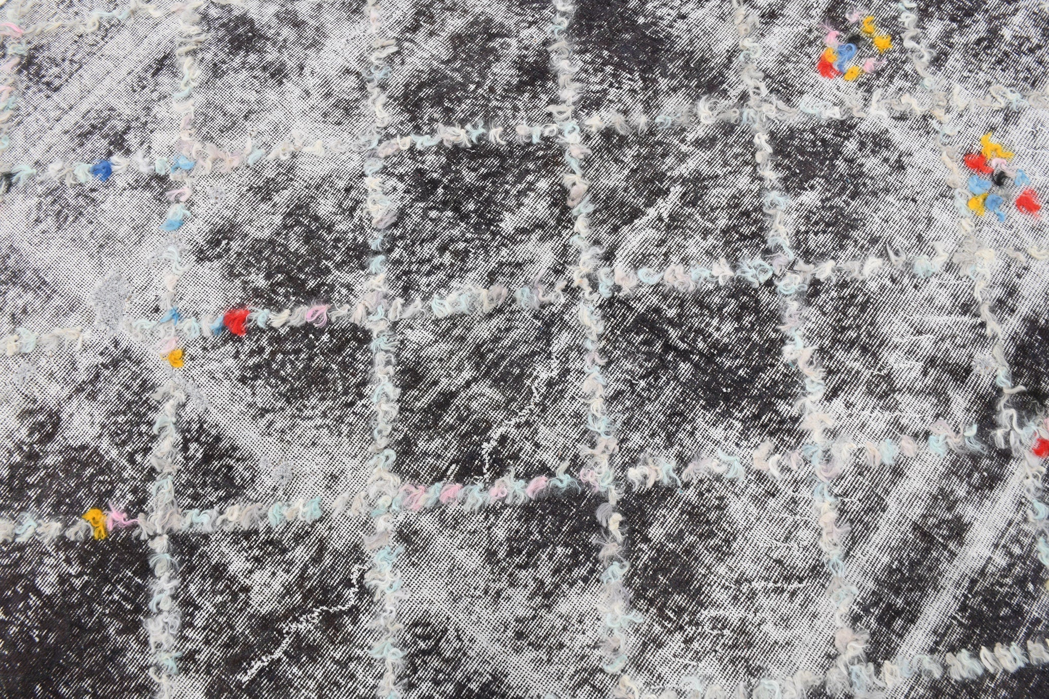 Vintage Rug Pompom 6’8’’ x 9’6’’ ft