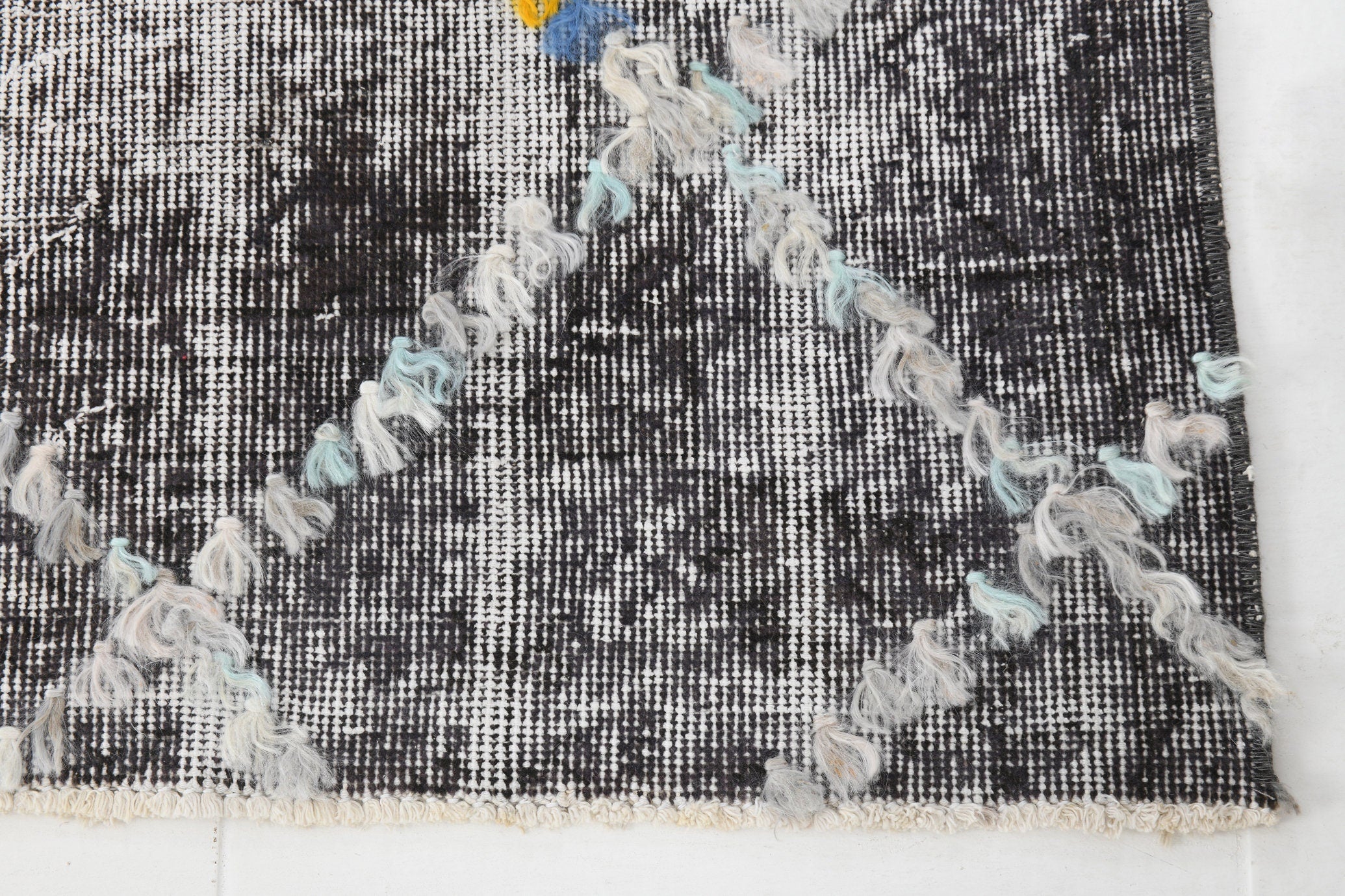 Vintage Rug Pompom 6’8’’ x 9’6’’ ft