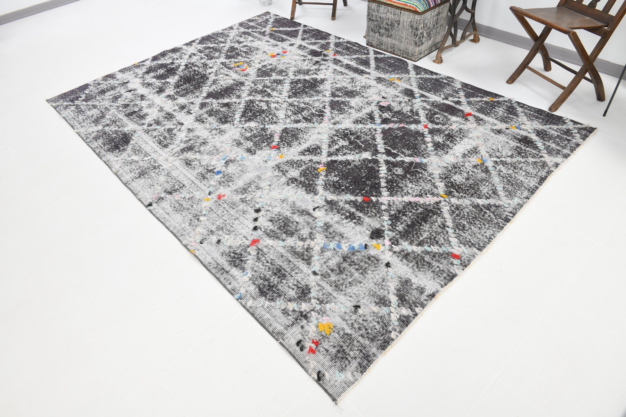 Vintage Rug Pompom 6’8’’ x 9’6’’ ft