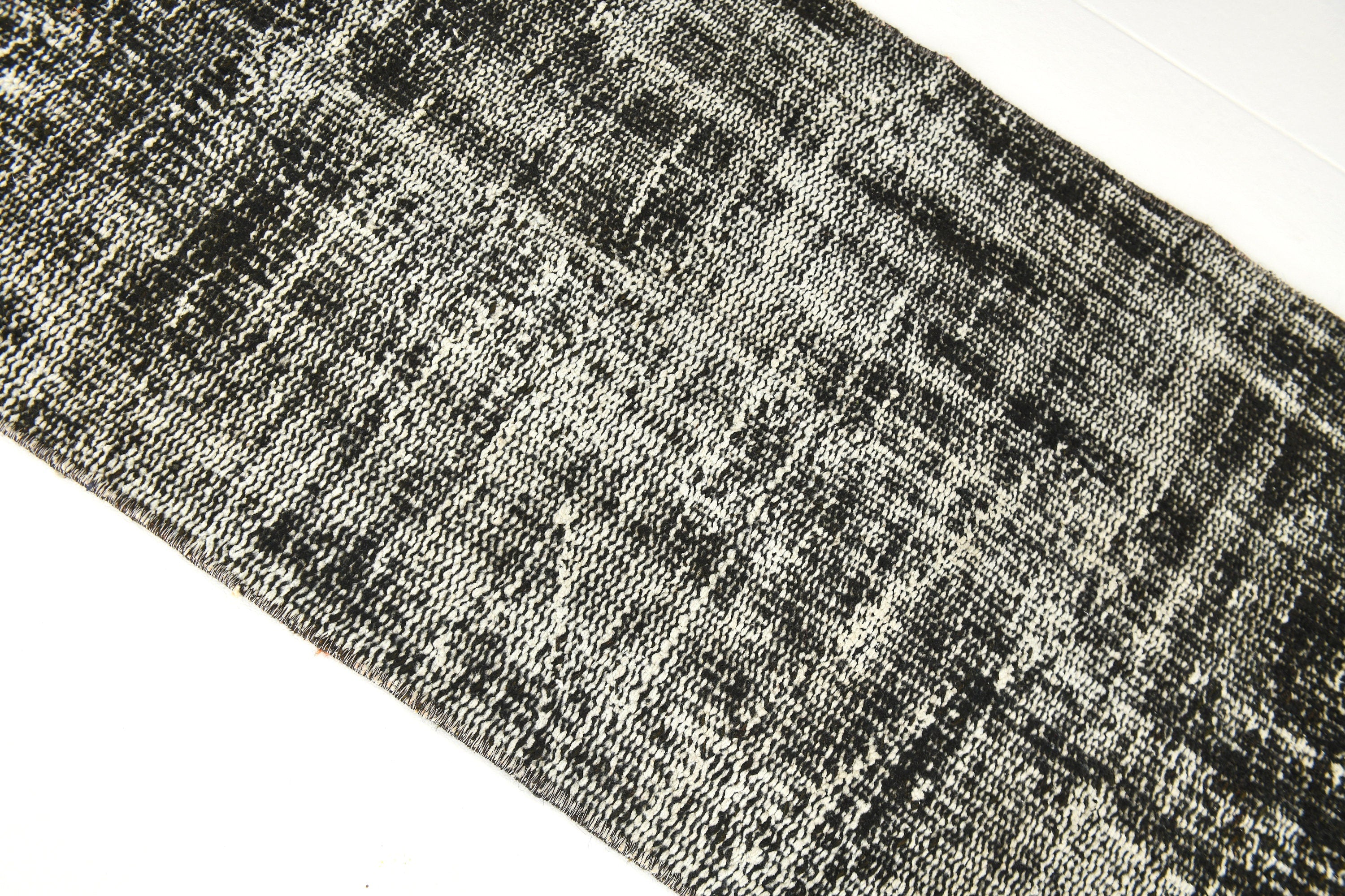 Vintage Runner Rug 1’9’’ x 6’4’’ ft