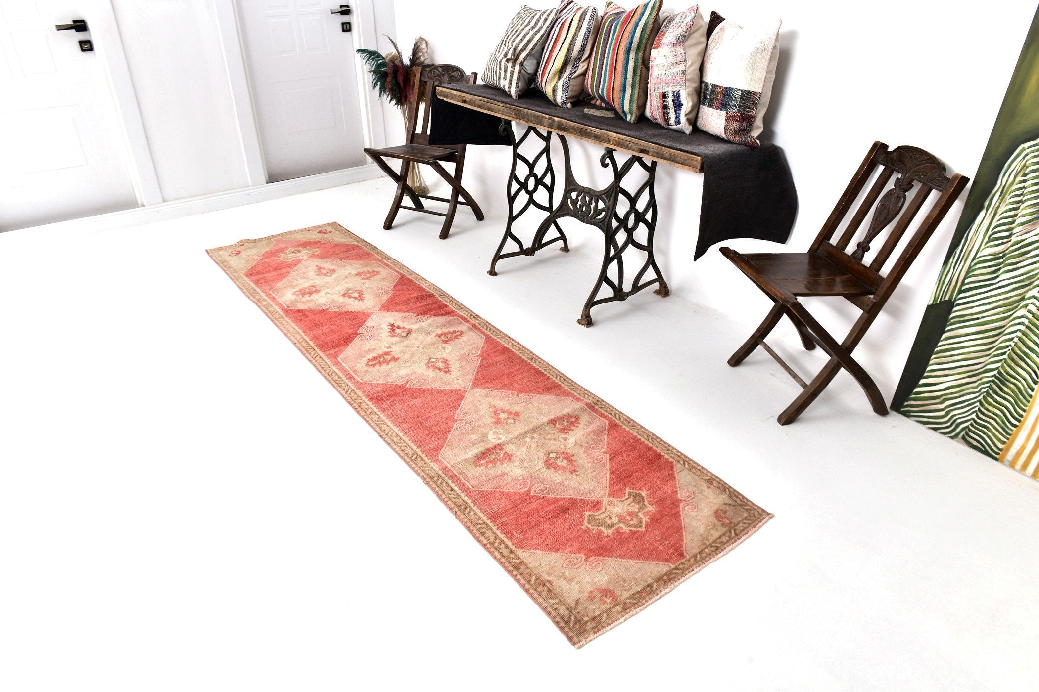 Vintage Runner Rug 2'5" x 9'10" ft