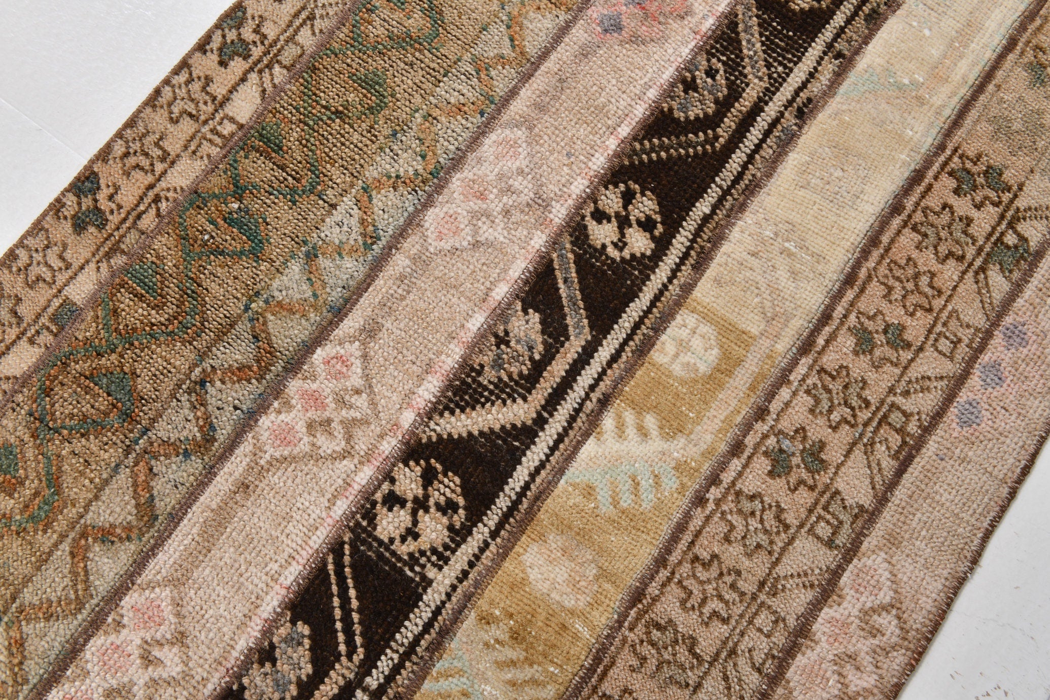 Vintage Runner Rug 2'6" x 9'5" ft