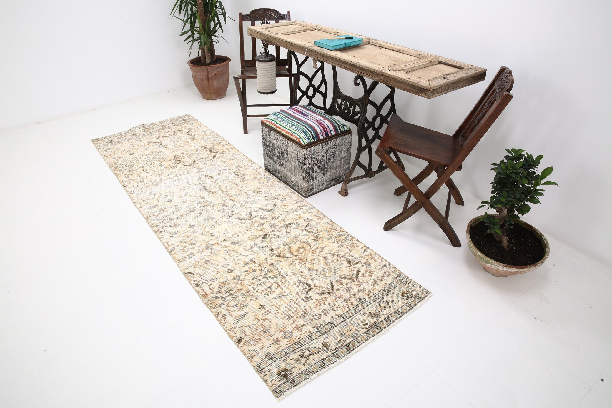 Vintage Runner Rug 2'9" x 8'8" ft