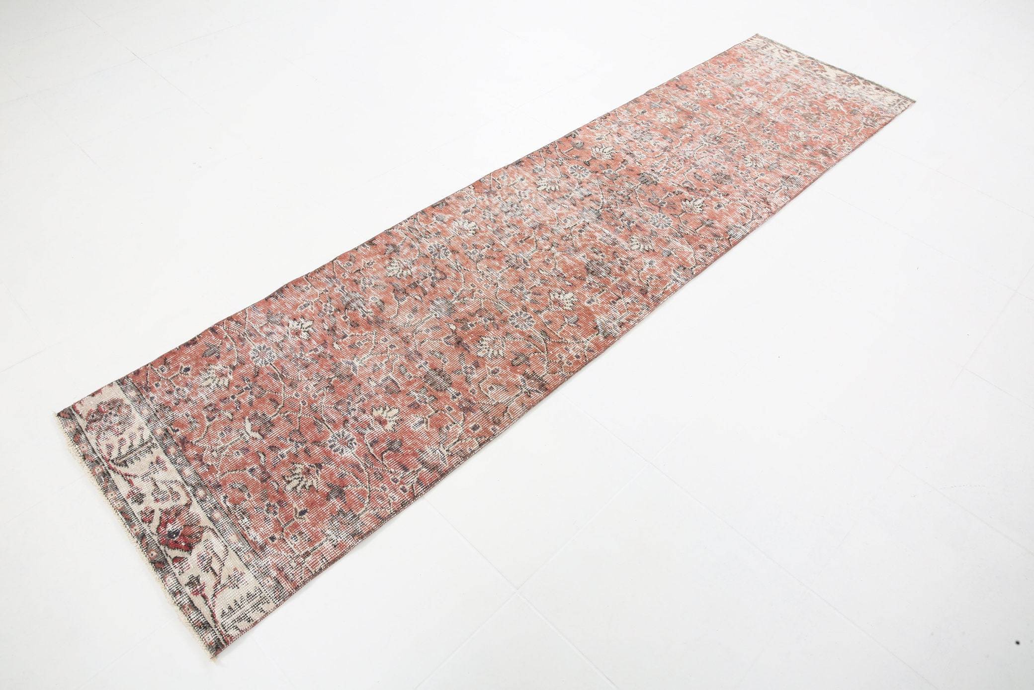 2' x 9' Vintage rug, Cotton Vintage rug, Country-Farmhouse Vintage rug, Dorm Vintage rug, Entryway-Hallway Vintage rug, Floral Vintage rug, Kitchen-Dining Vintage rug, Living Room Vintage rug, Office Vintage rug, Red Vintage rug, Vintage Runner, Wool Vintage rug, Vintage rug