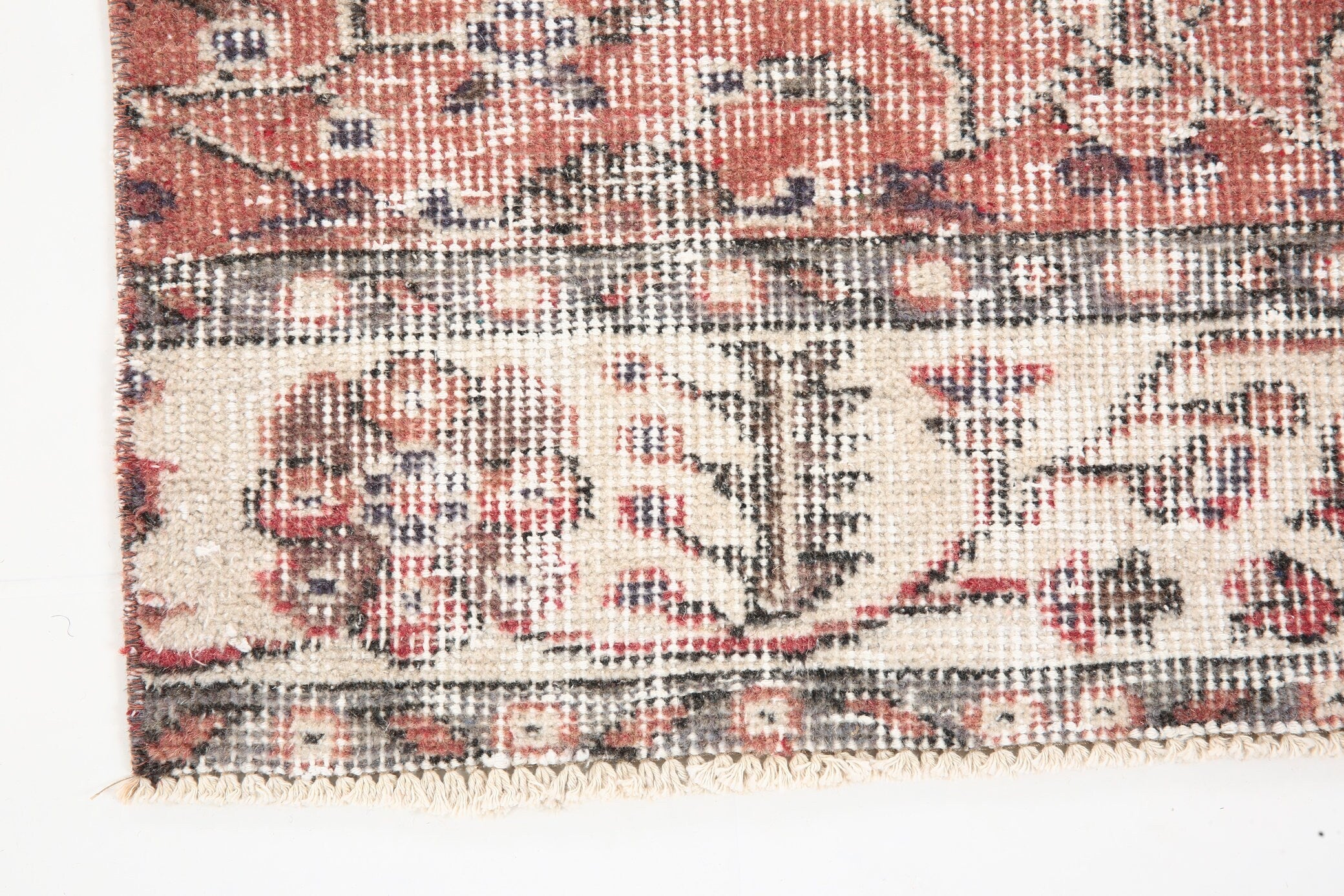 2' x 9' Vintage rug, Cotton Vintage rug, Country-Farmhouse Vintage rug, Dorm Vintage rug, Entryway-Hallway Vintage rug, Floral Vintage rug, Kitchen-Dining Vintage rug, Living Room Vintage rug, Office Vintage rug, Red Vintage rug, Vintage Runner, Wool Vintage rug, Vintage rug
