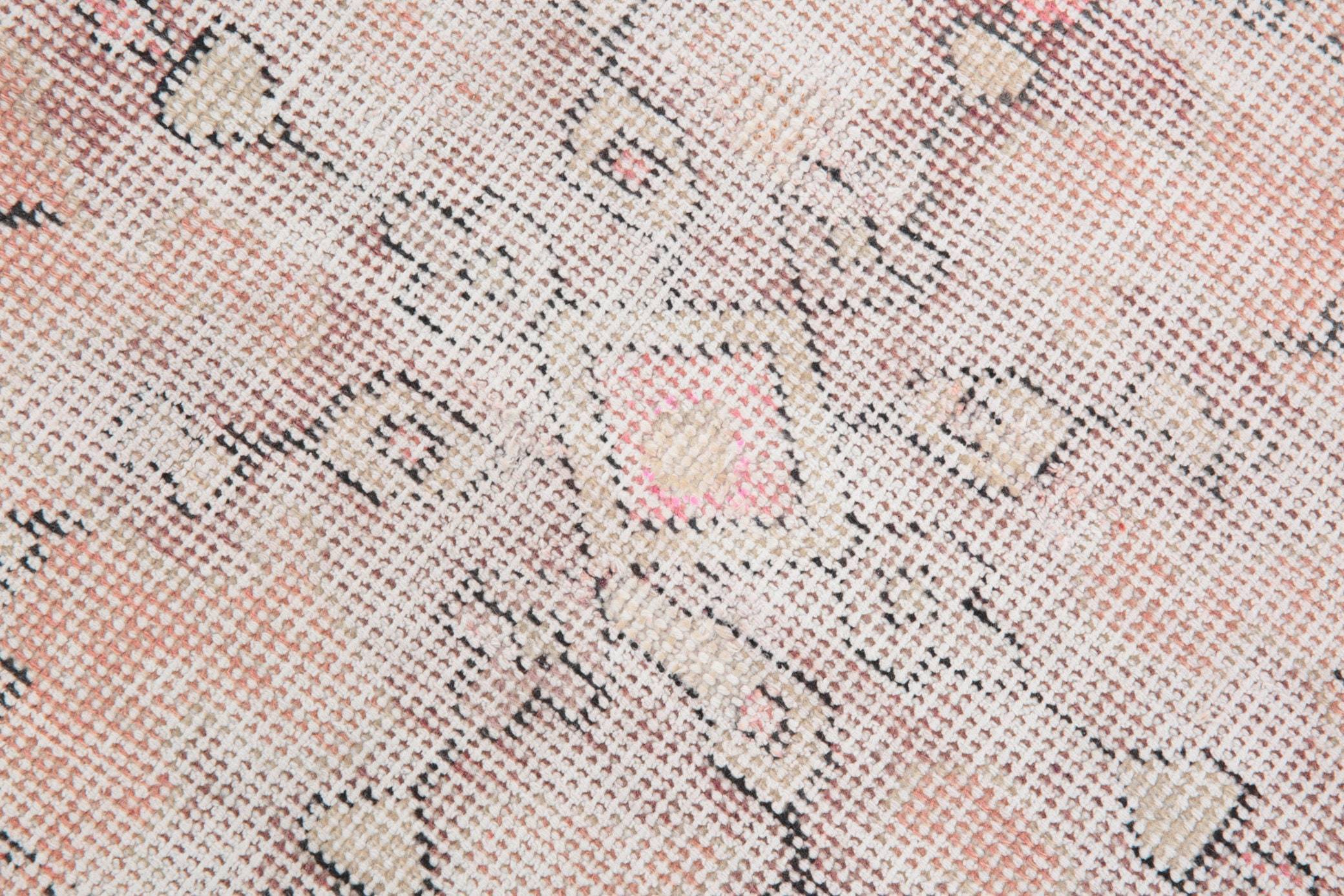 4' x 7' Vintage rug, Bedroom Vintage rug, Cotton Vintage rug, Dorm Vintage rug, Kitchen-Dining Vintage rug, Living Room Vintage rug, Office Vintage rug, Oriental Vintage rug, Red Vintage rug, Rustic-Primitive Vintage rug, Vintage, Wool Vintage rug, Vintage rug