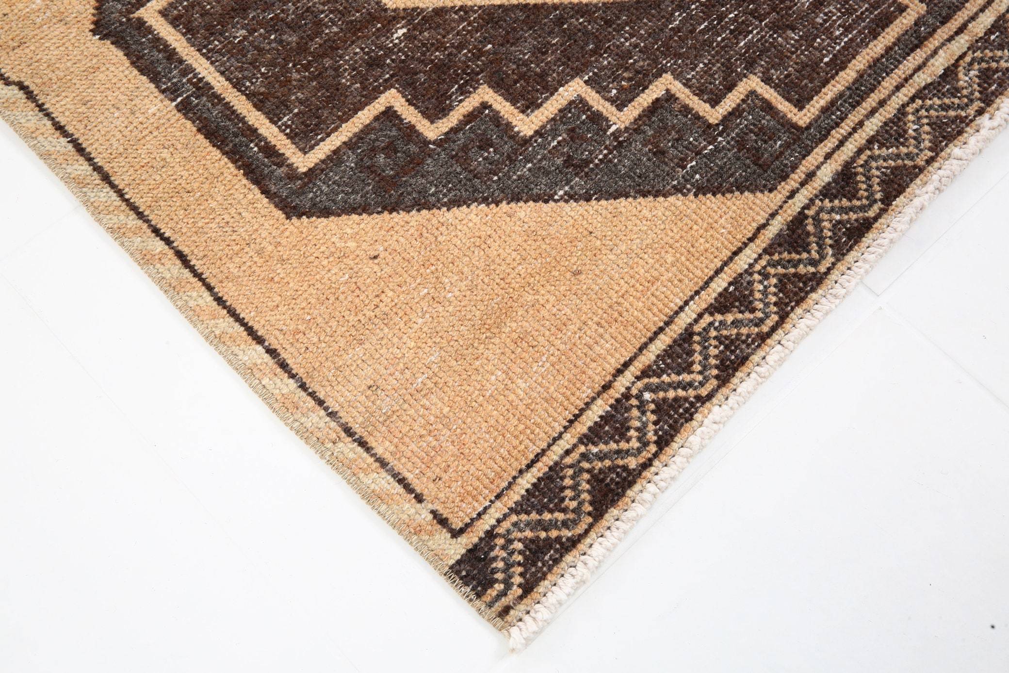 3' x 11' Vintage rug, Brown Vintage rug, Cotton Vintage rug, Country-Farmhouse Vintage rug, Dorm Vintage rug, Entryway-Hallway Vintage rug, Kitchen-Dining Vintage rug, Living Room Vintage rug, Office Vintage rug, Southwestern Vintage rug, Vintage Runner, Wool Vintage rug, Vintage rug