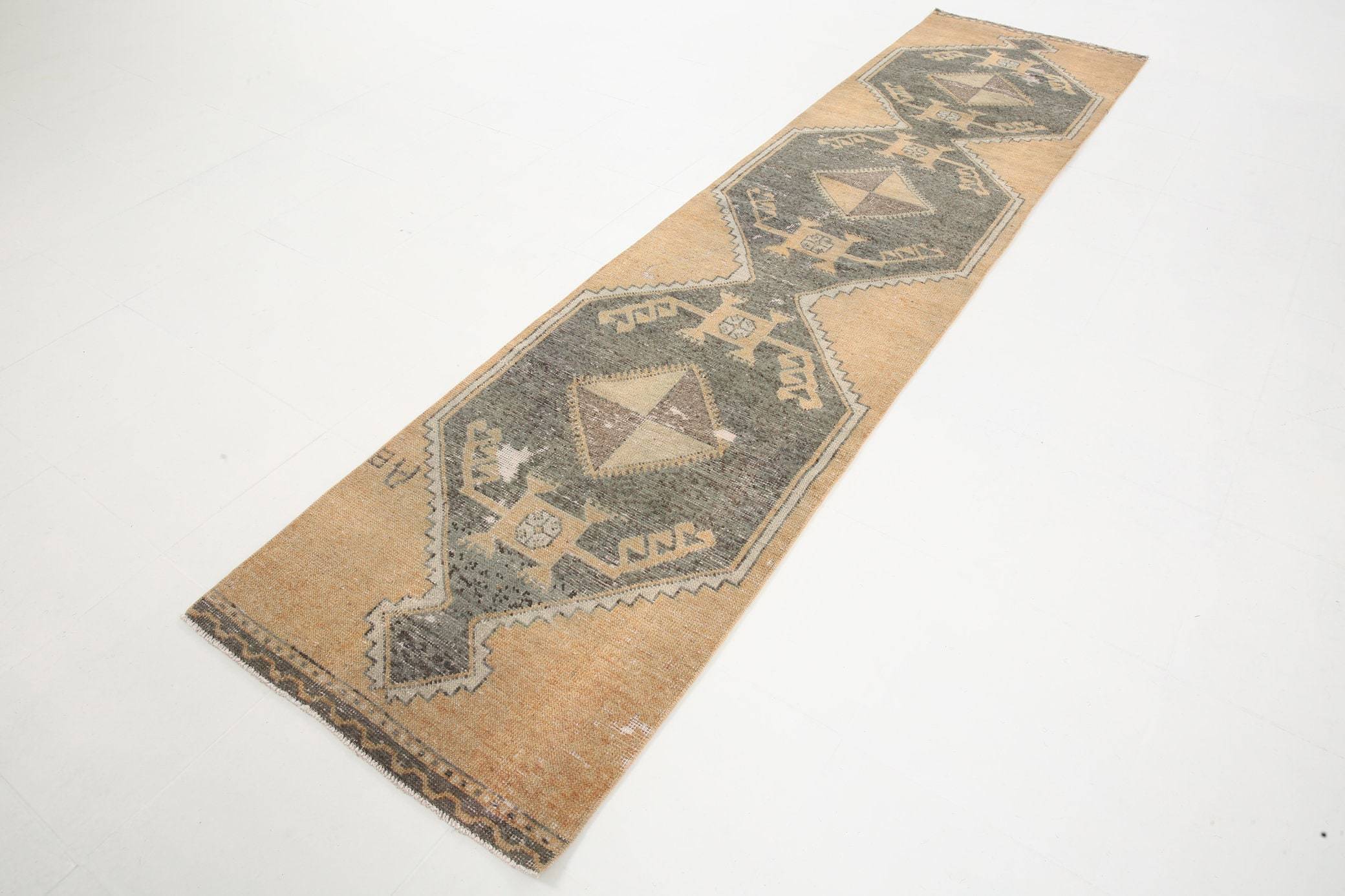 2' x 11' Vintage rug, Cotton Vintage rug, Dorm Vintage rug, Entryway-Hallway Vintage rug, Geometric Vintage rug, Kitchen-Dining Vintage rug, Living Room Vintage rug, Office Vintage rug, Rustic-Primitive Vintage rug, Tan-Ivory Vintage rug, Vintage Runner, Wool Vintage rug, Vintage rug