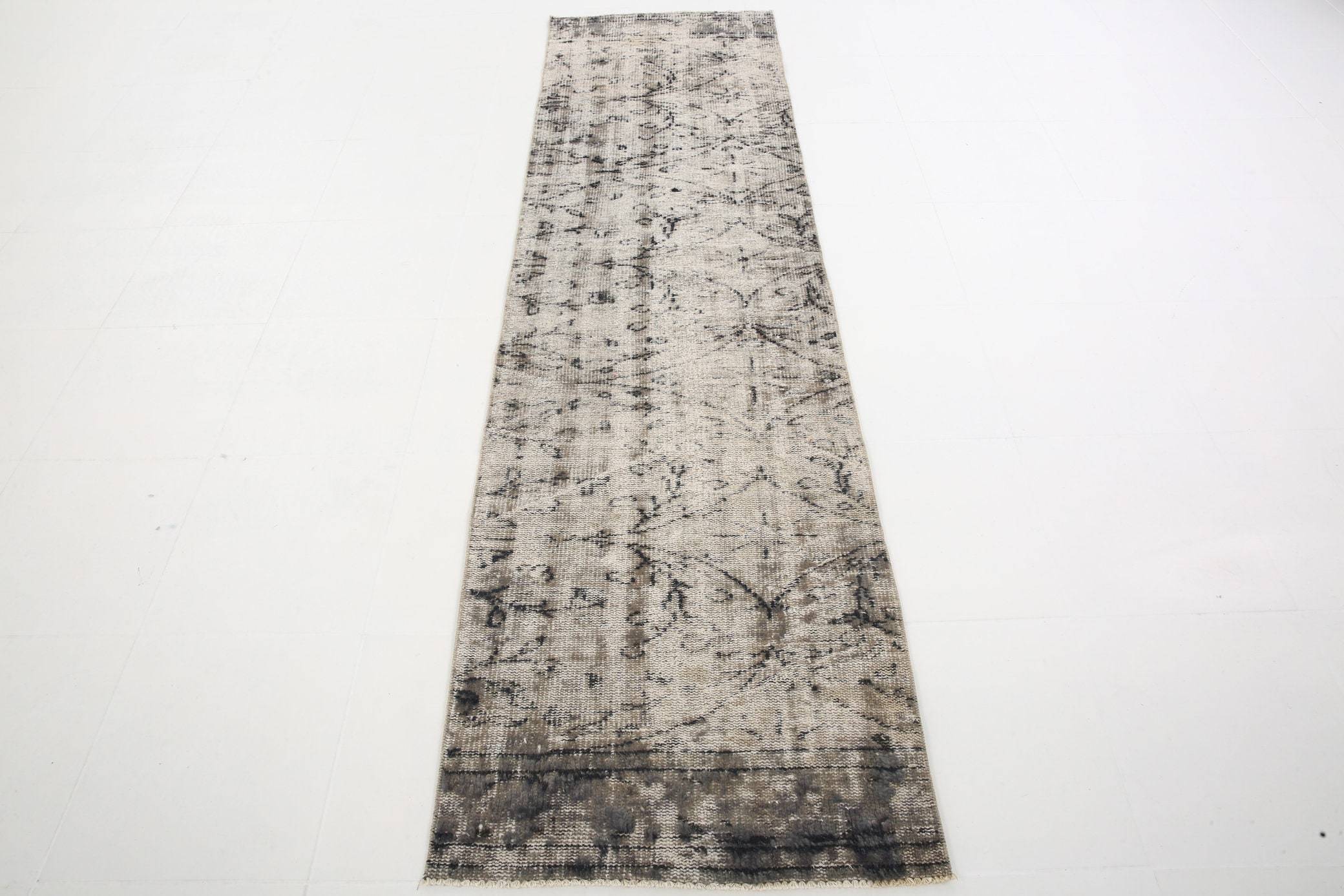 2' x 9' Vintage rug, Black-Gray Vintage rug, Cotton Vintage rug, Dorm Vintage rug, Entryway-Hallway Vintage rug, Kids Vintage rug, Living Room Vintage rug, Office Vintage rug, Plants-Trees Vintage rug, Retro Vintage rug, Vintage Runner, Wool Vintage rug, Vintage rug