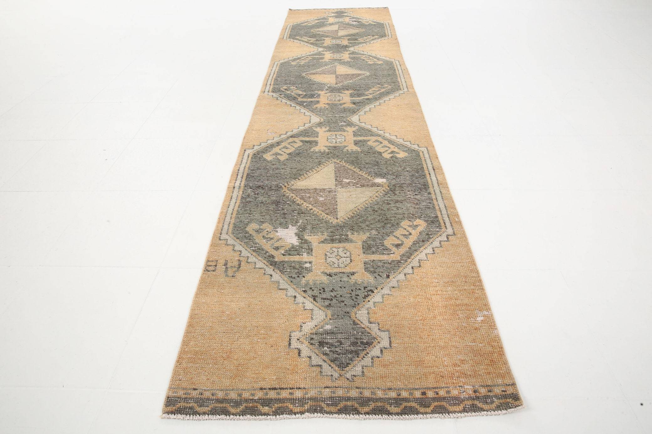 2' x 11' Vintage rug, Cotton Vintage rug, Dorm Vintage rug, Entryway-Hallway Vintage rug, Geometric Vintage rug, Kitchen-Dining Vintage rug, Living Room Vintage rug, Office Vintage rug, Rustic-Primitive Vintage rug, Tan-Ivory Vintage rug, Vintage Runner, Wool Vintage rug, Vintage rug